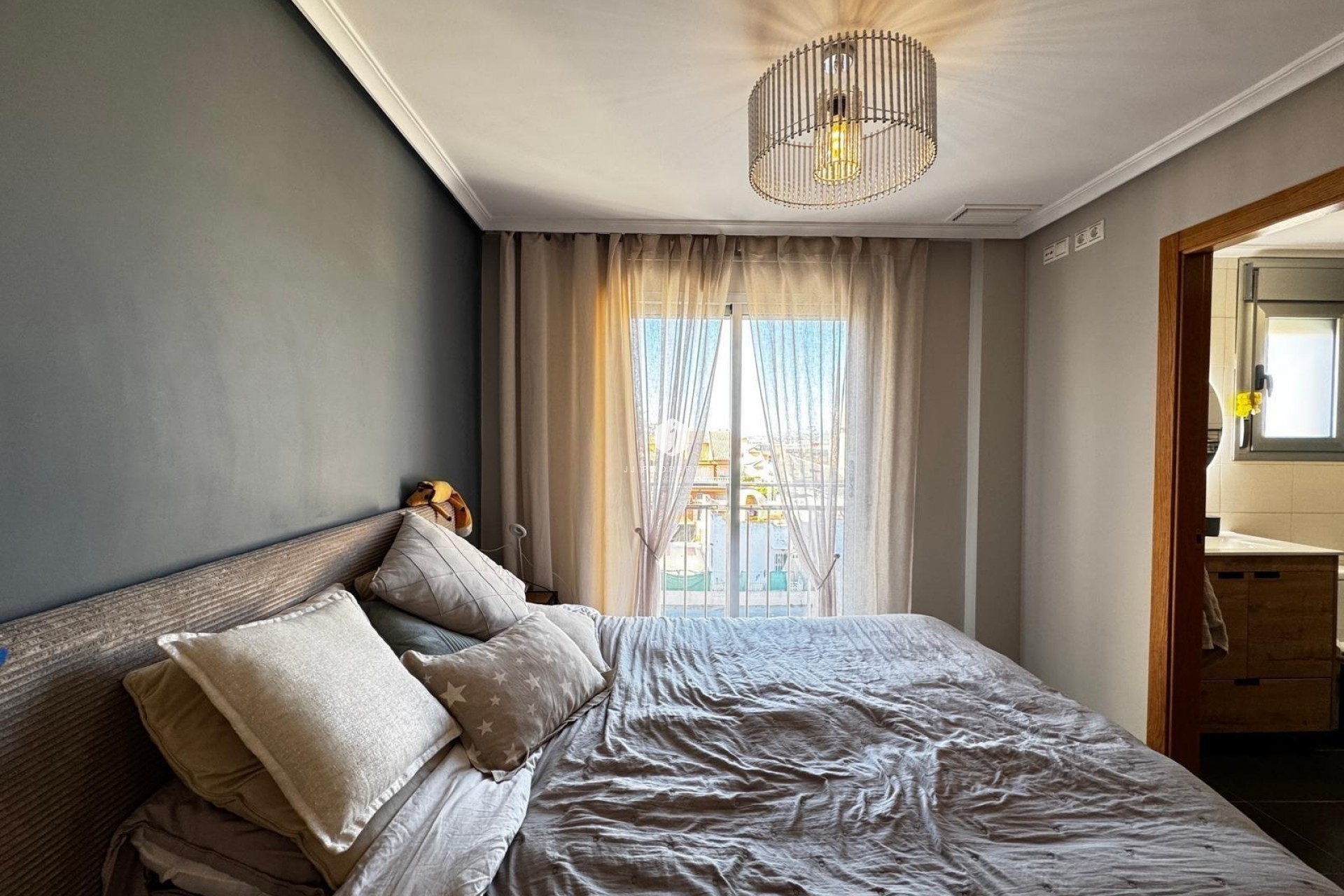 Resale - Apartment / flat -
Torrevieja - Playa del Cura