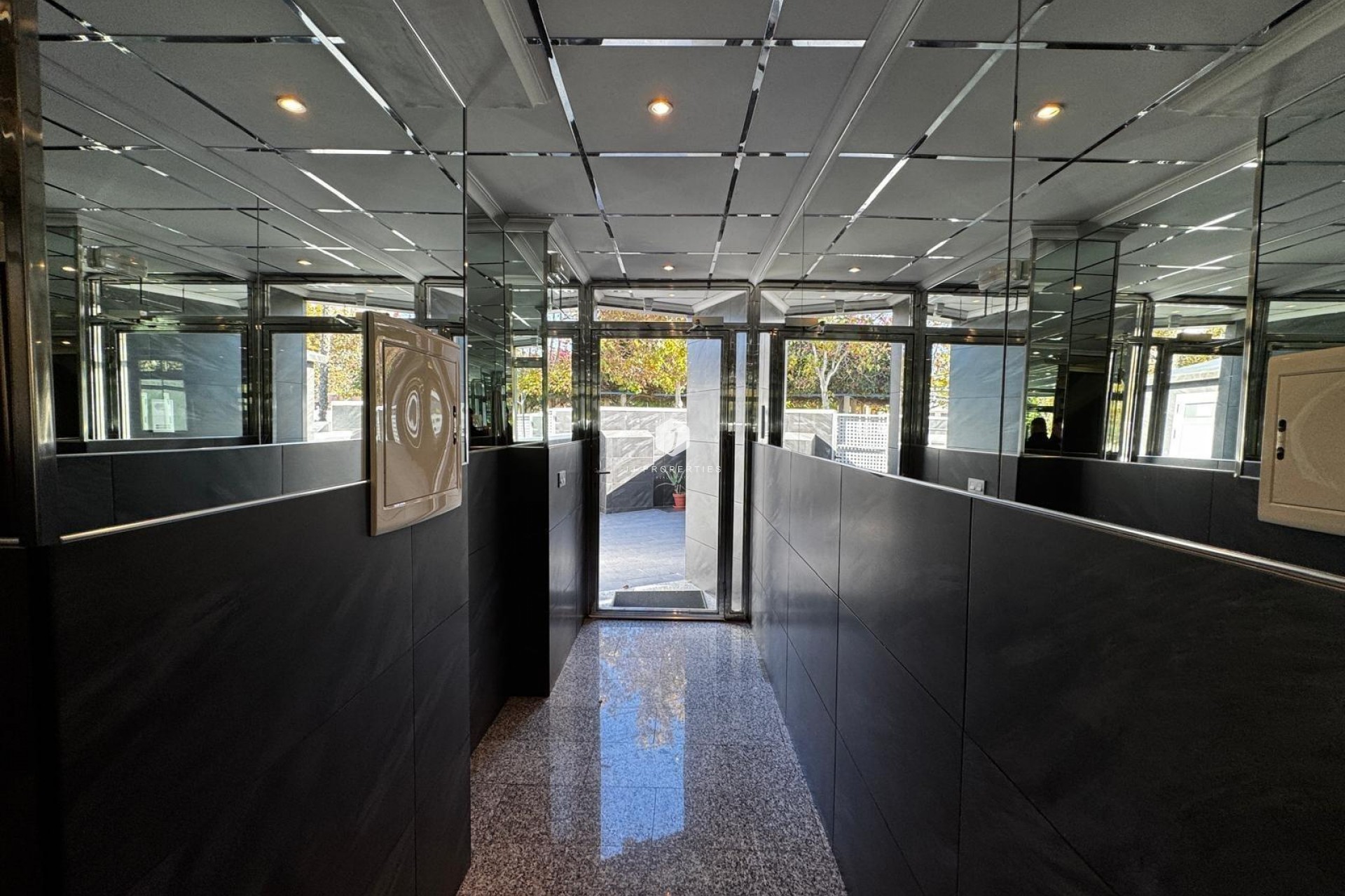 Resale - Apartment / flat -
Torrevieja - Playa del Cura