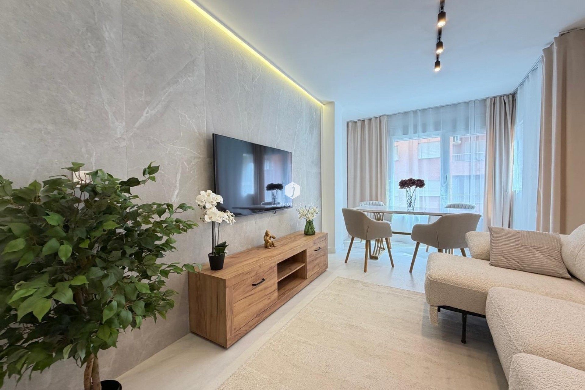 Resale - Apartment / flat -
Torrevieja - Playa del Cura