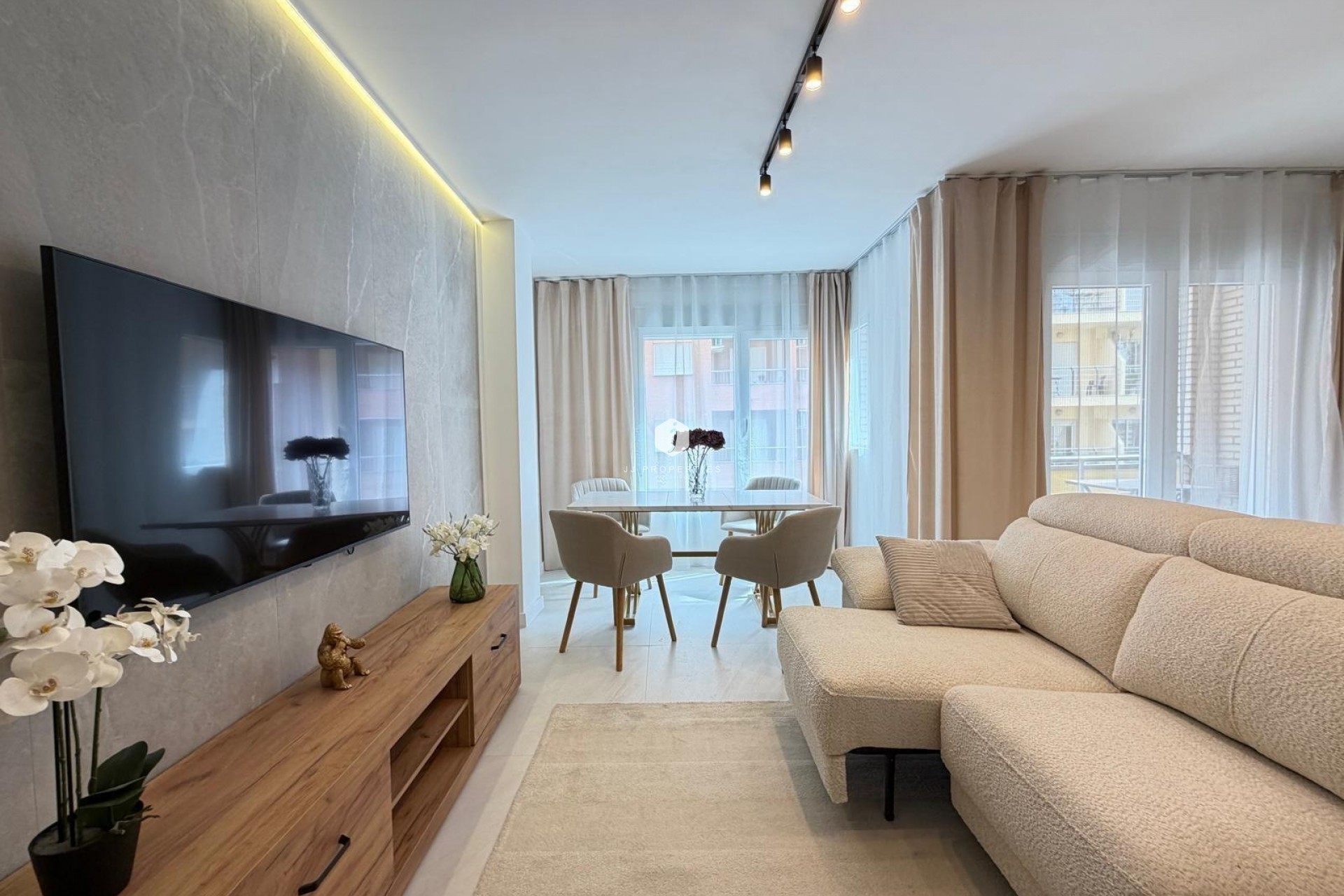 Resale - Apartment / flat -
Torrevieja - Playa del Cura