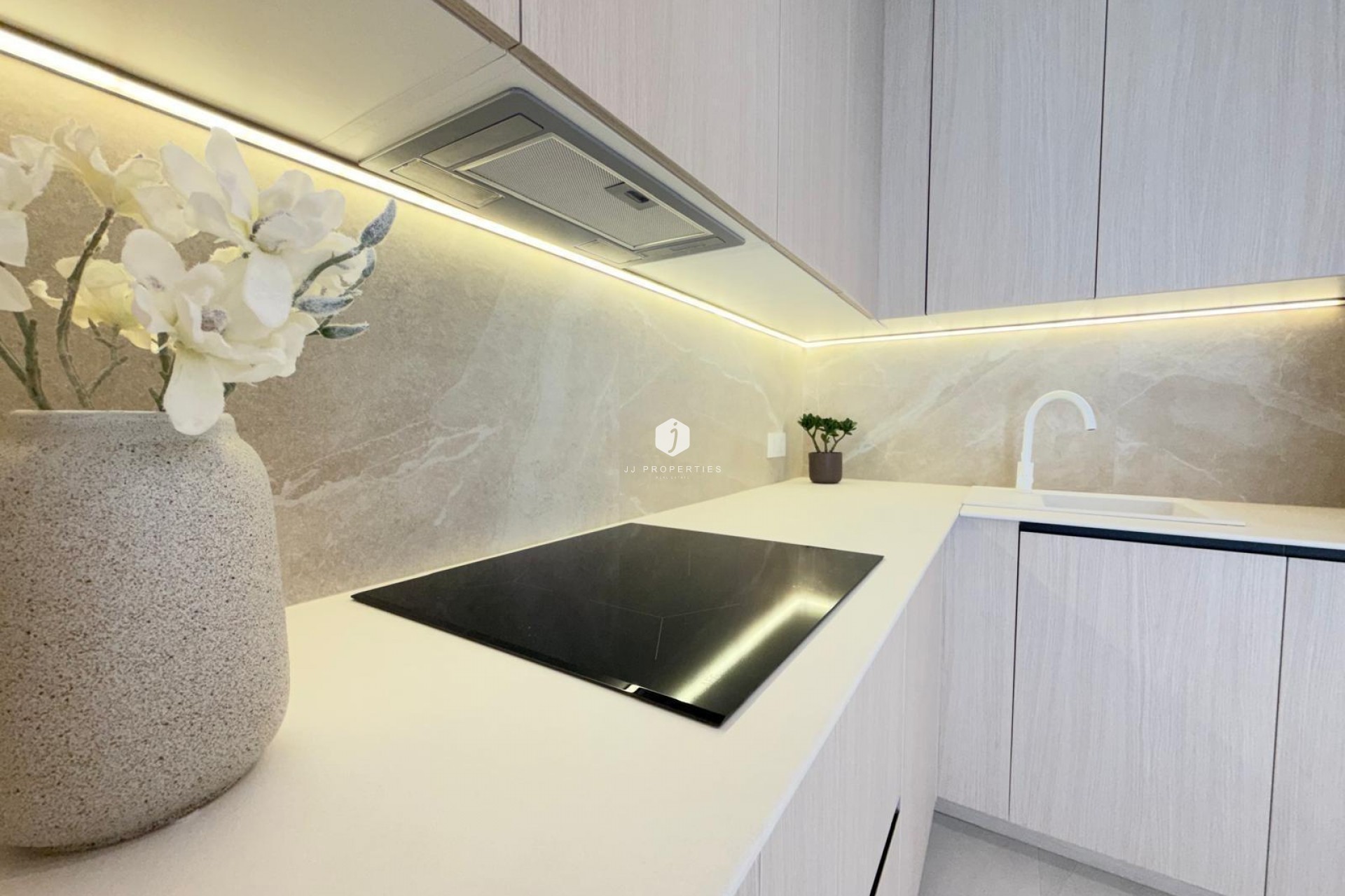 Resale - Apartment / flat -
Torrevieja - Playa del Cura