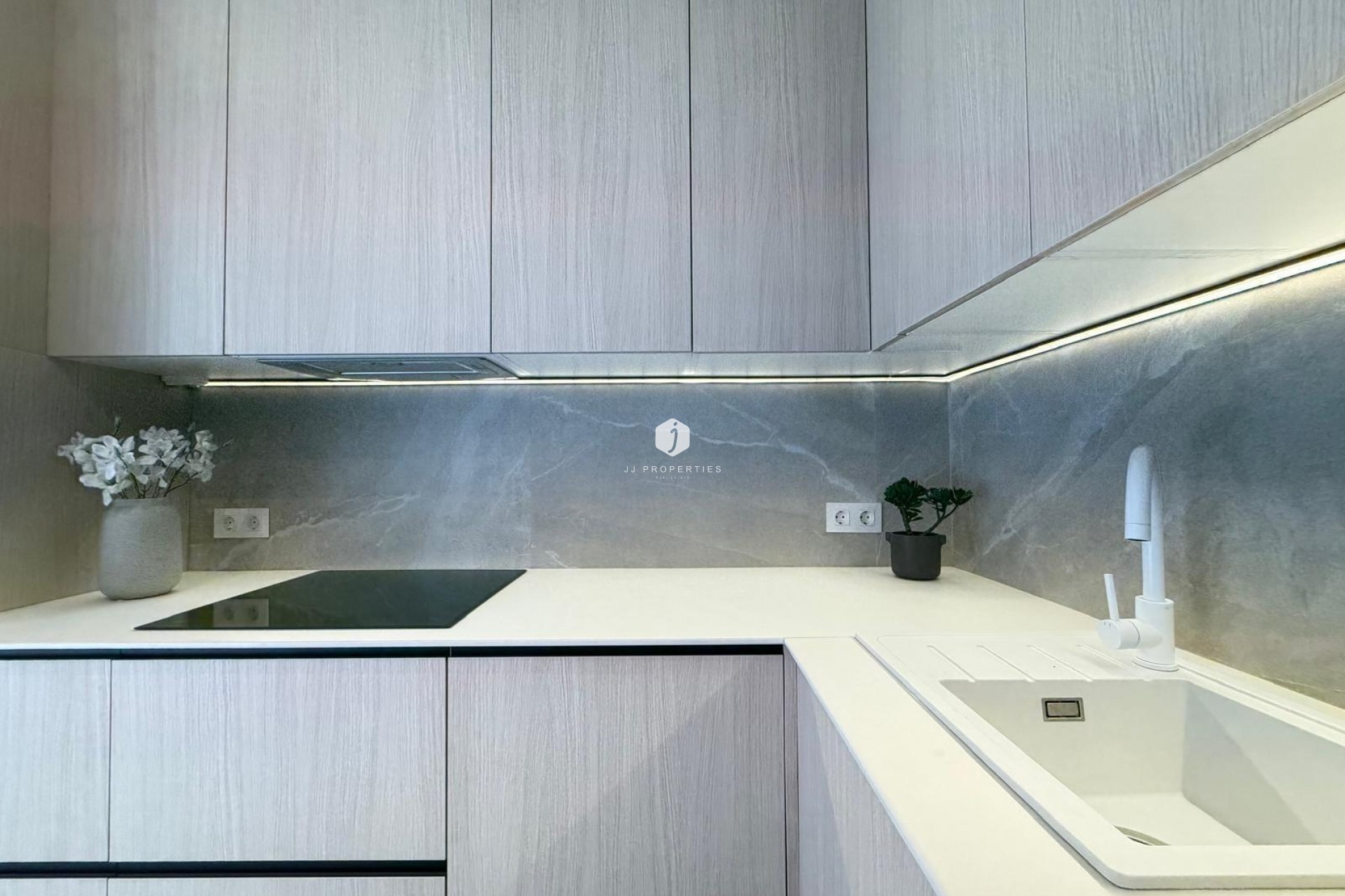 Resale - Apartment / flat -
Torrevieja - Playa del Cura