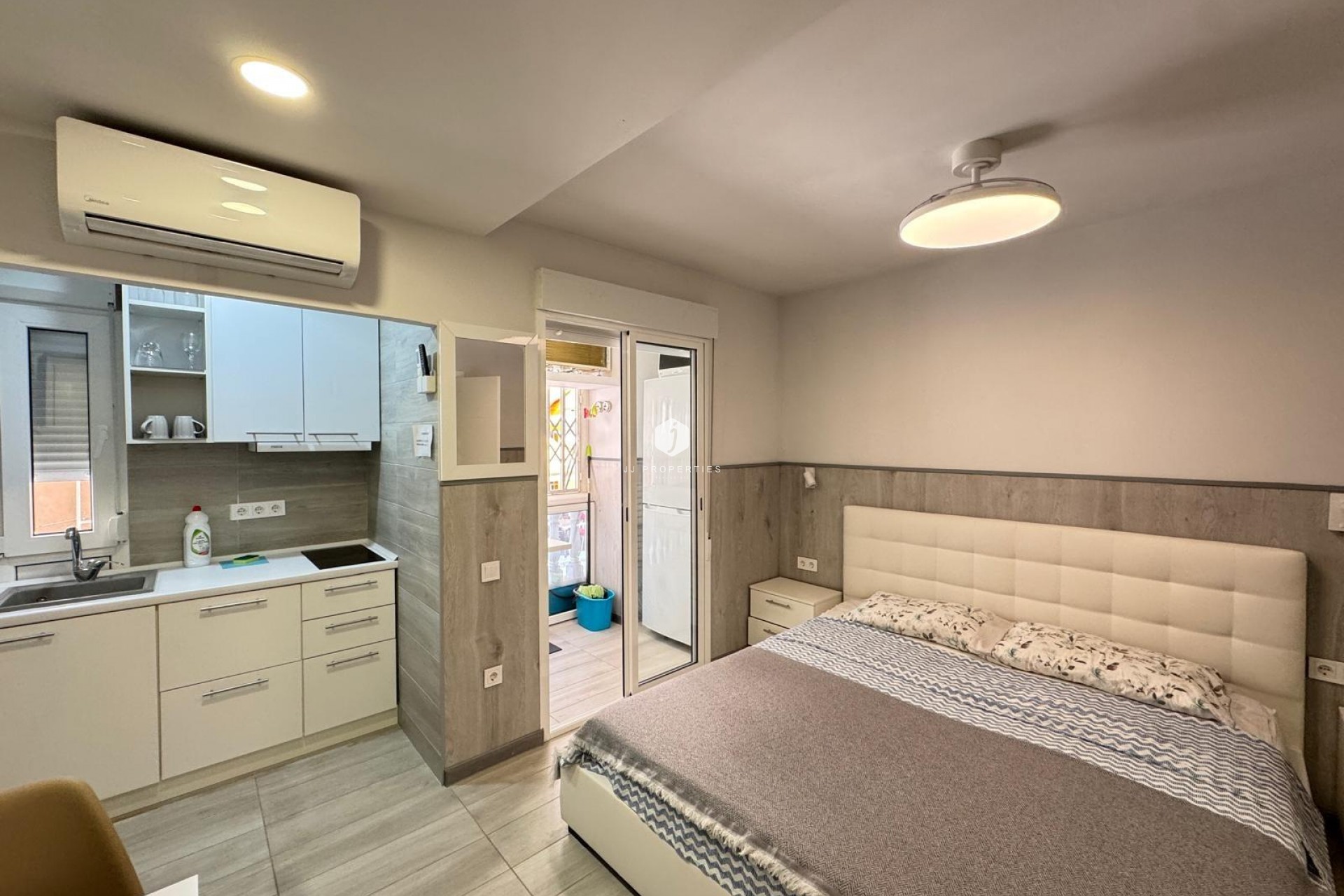 Resale - Apartment / flat -
Torrevieja - Playa del Cura