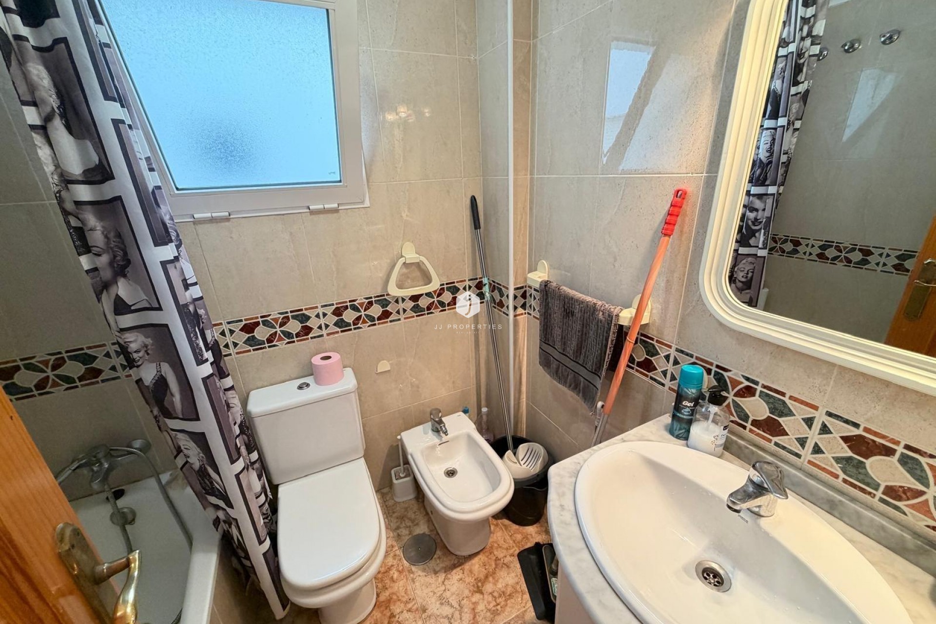 Resale - Apartment / flat -
Torrevieja - Playa del Cura