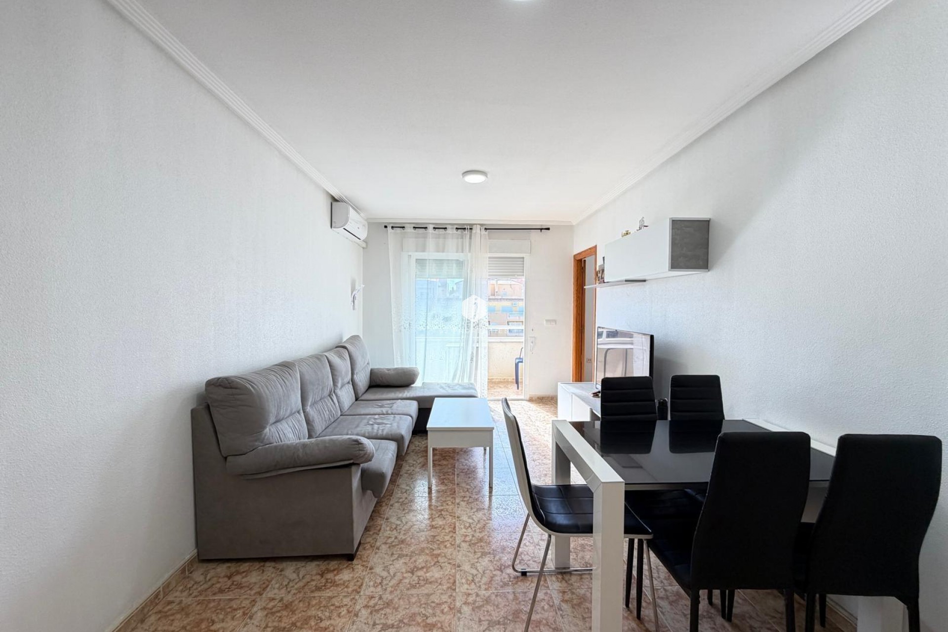 Resale - Apartment / flat -
Torrevieja - Playa del Cura
