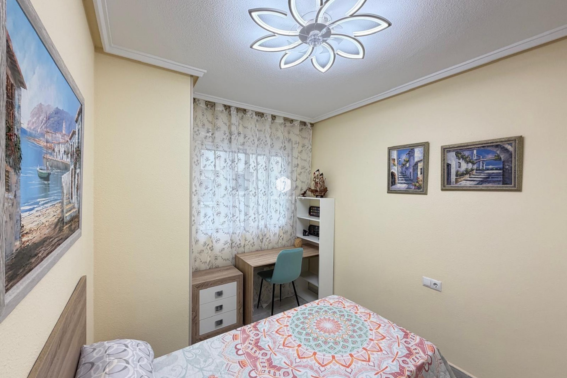 Resale - Apartment / flat -
Torrevieja - Playa del Cura
