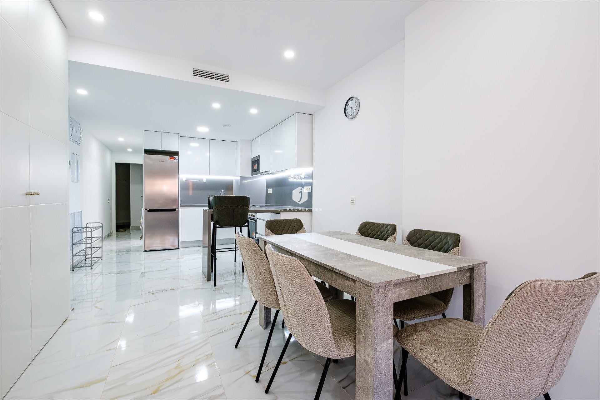 Resale - Apartment / flat -
Torrevieja - Playa del Cura