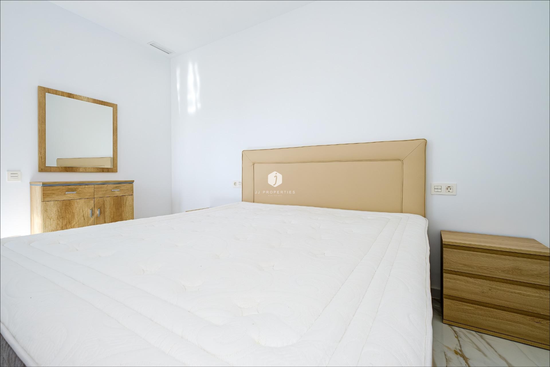 Resale - Apartment / flat -
Torrevieja - Playa del Cura