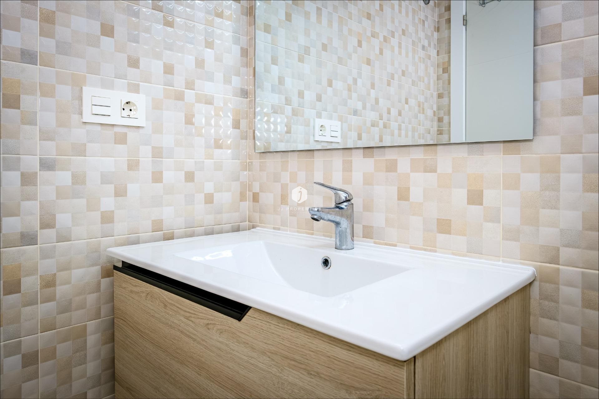 Resale - Apartment / flat -
Torrevieja - Playa del Cura