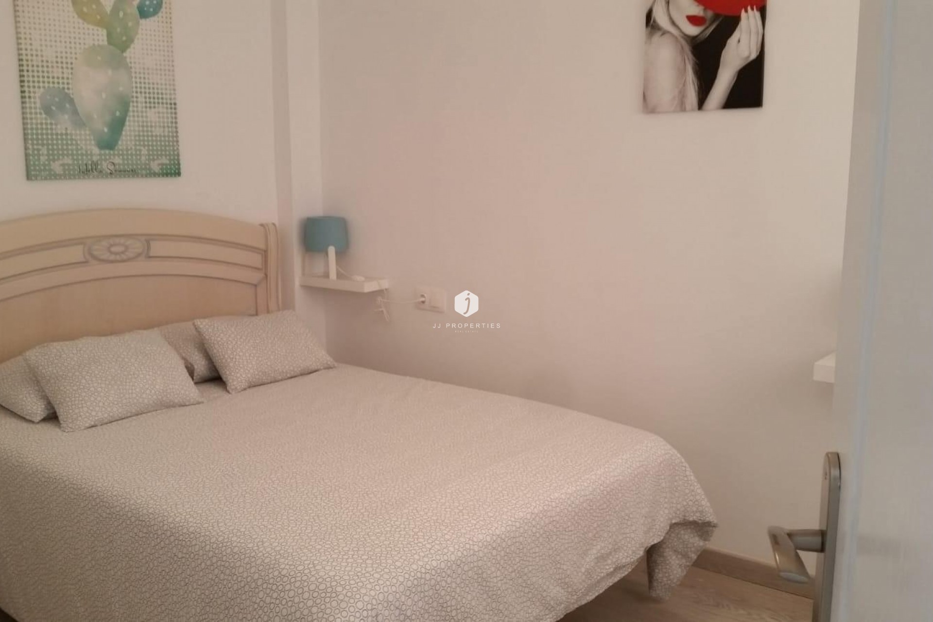 Resale - Apartment / flat -
Torrevieja - Playa del Cura