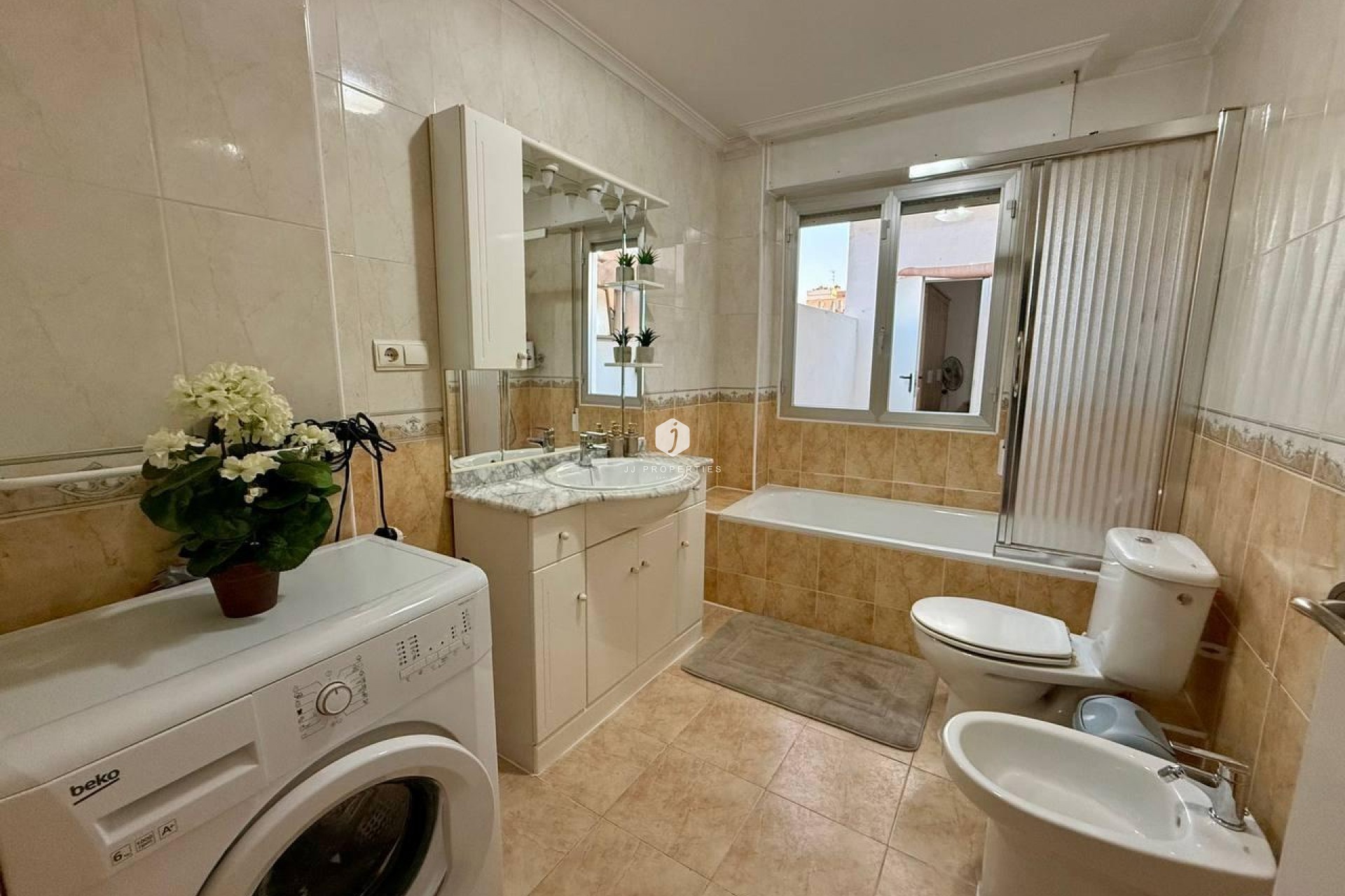 Resale - Apartment / flat -
Torrevieja - Playa del Cura