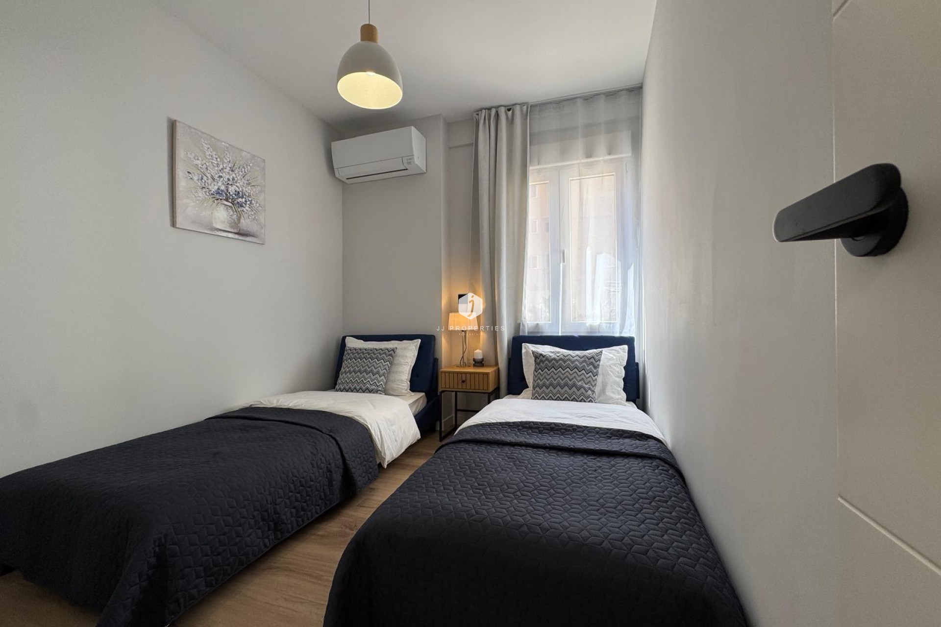Resale - Apartment / flat -
Torrevieja - Playa del Cura