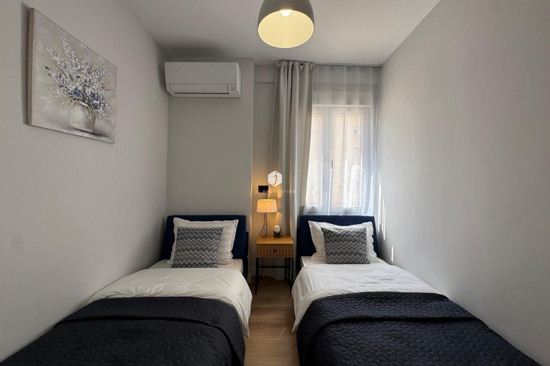 Resale - Apartment / flat -
Torrevieja - Playa del Cura