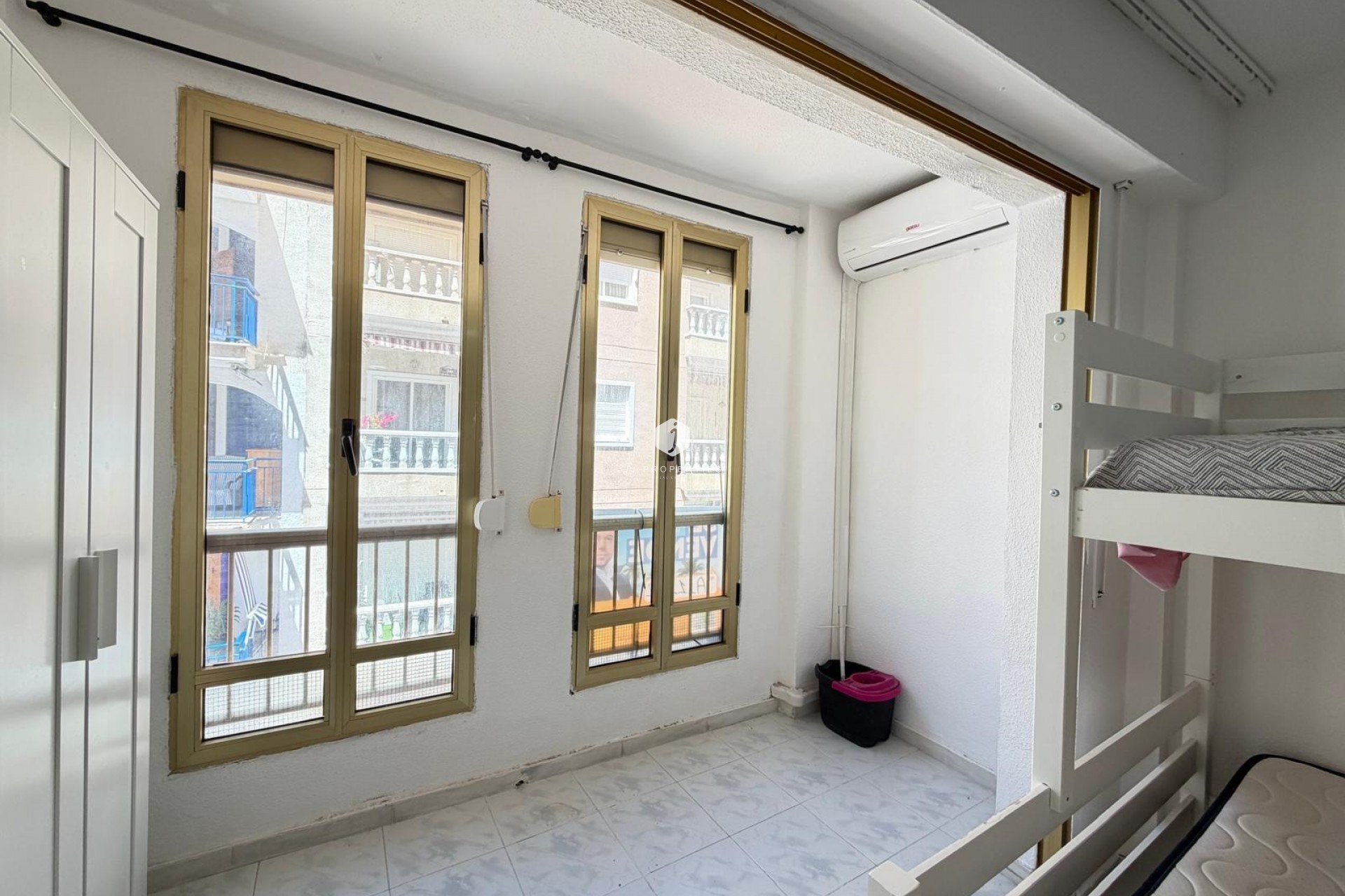 Resale - Apartment / flat -
Torrevieja - Playa del Cura
