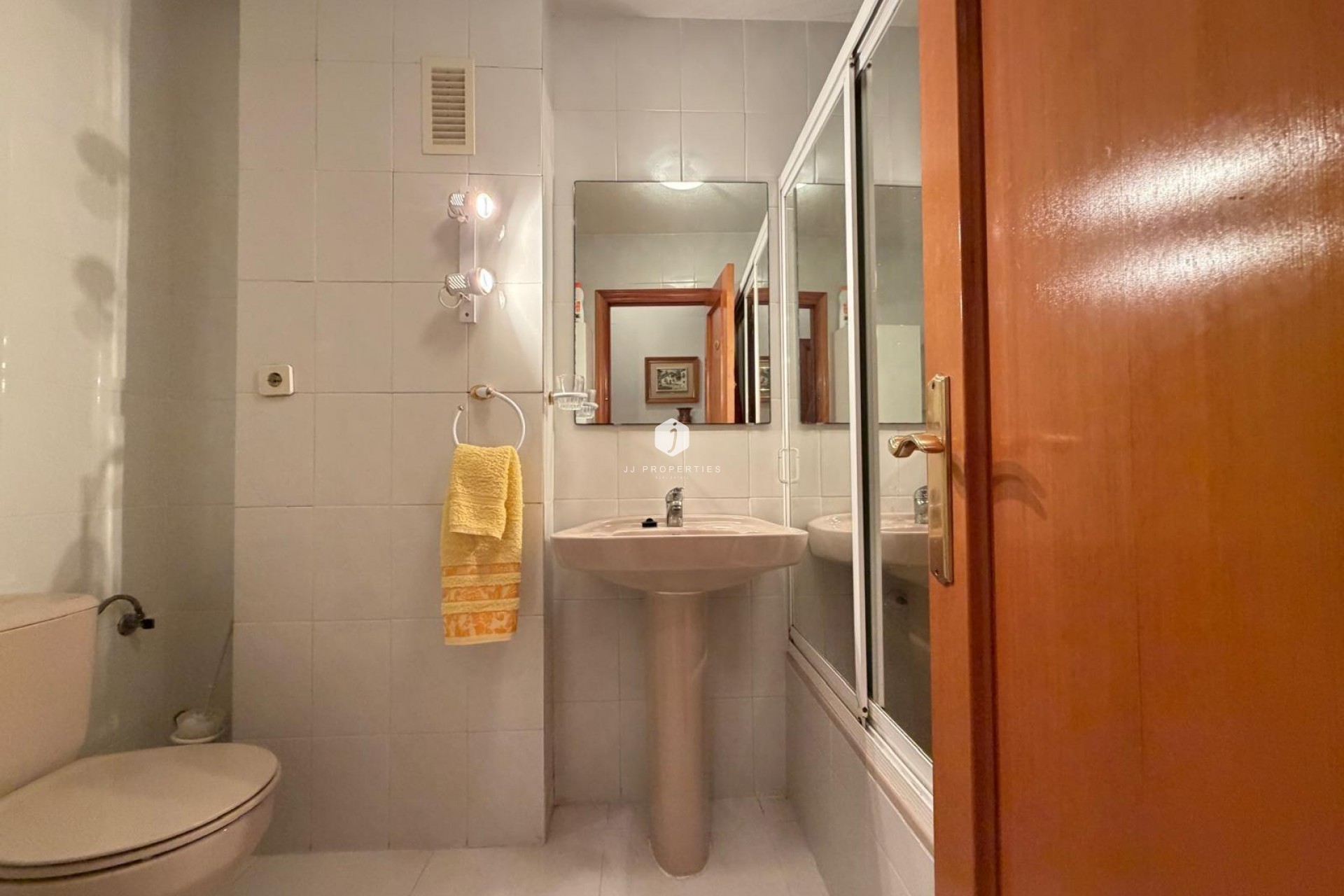 Resale - Apartment / flat -
Torrevieja - Playa del Cura
