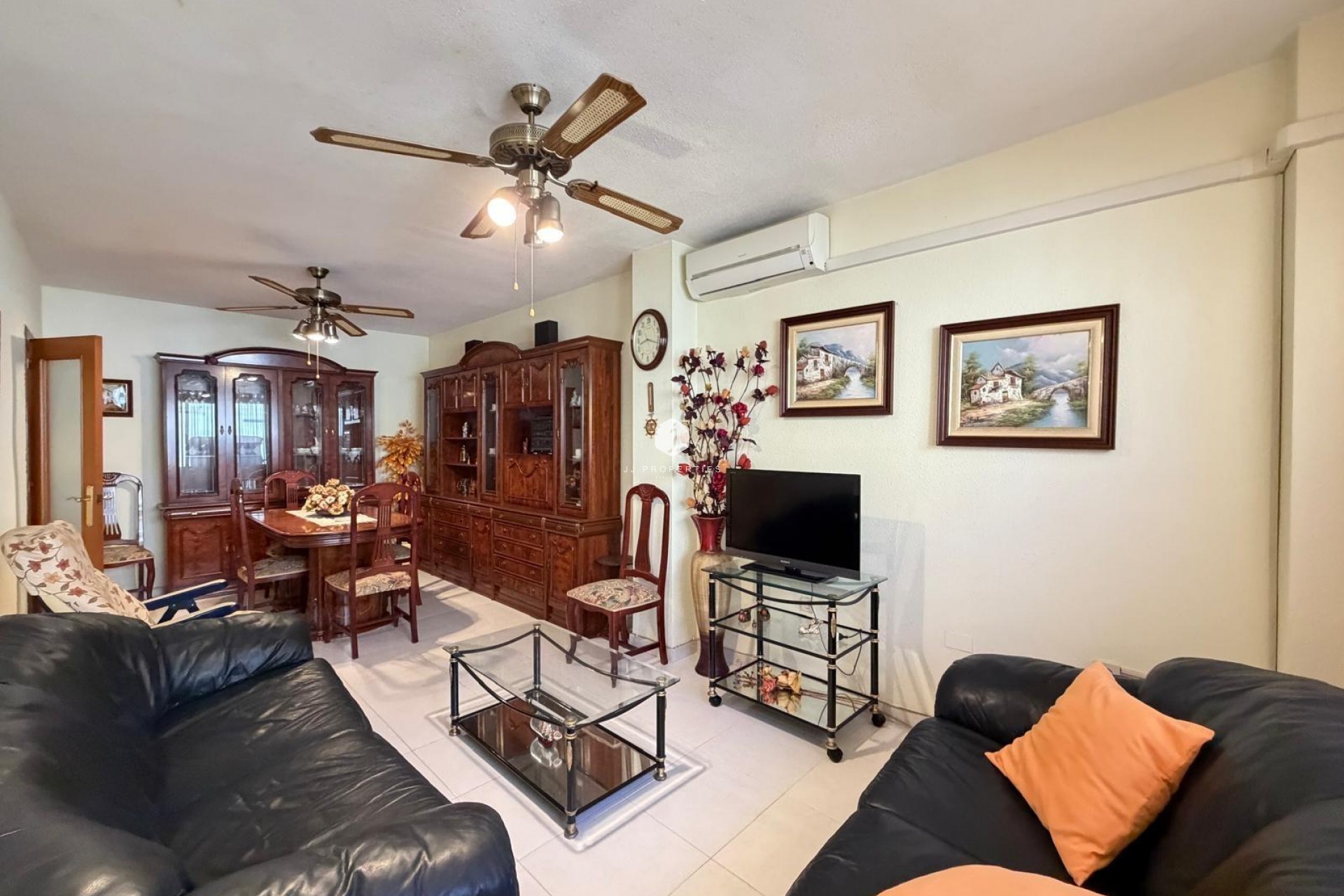 Resale - Apartment / flat -
Torrevieja - Playa del Cura