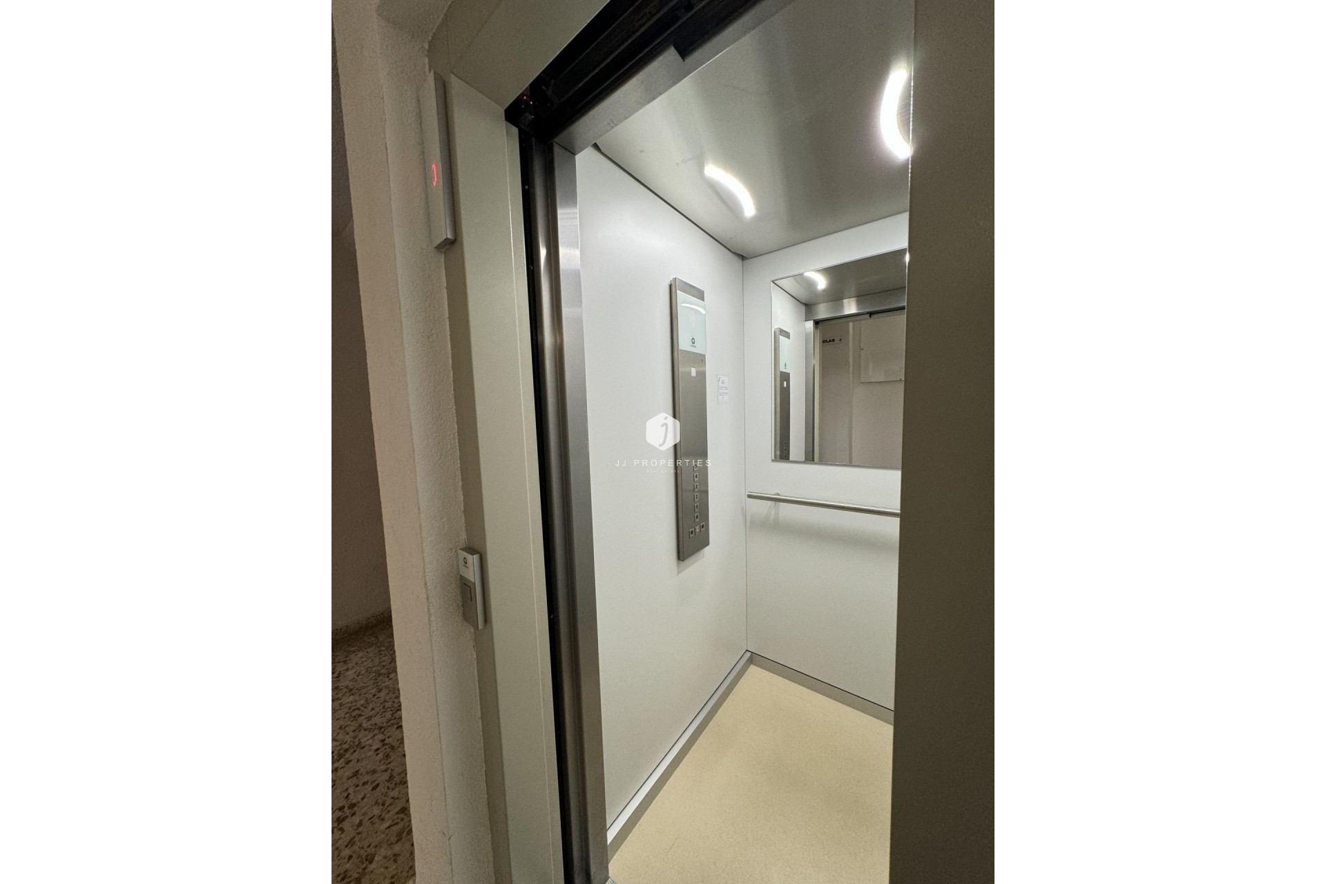Resale - Apartment / flat -
Torrevieja - Playa del Cura