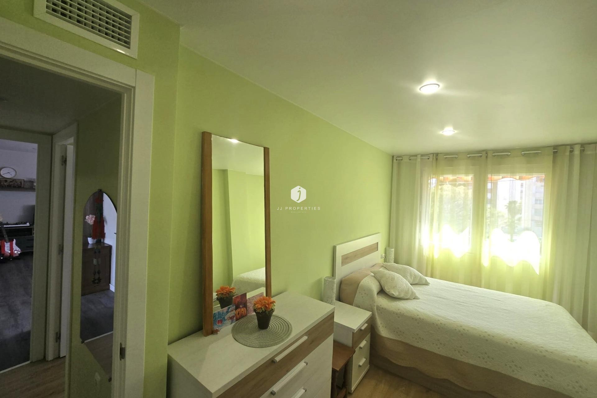 Resale - Apartment / flat -
Torrevieja - Playa del Cura
