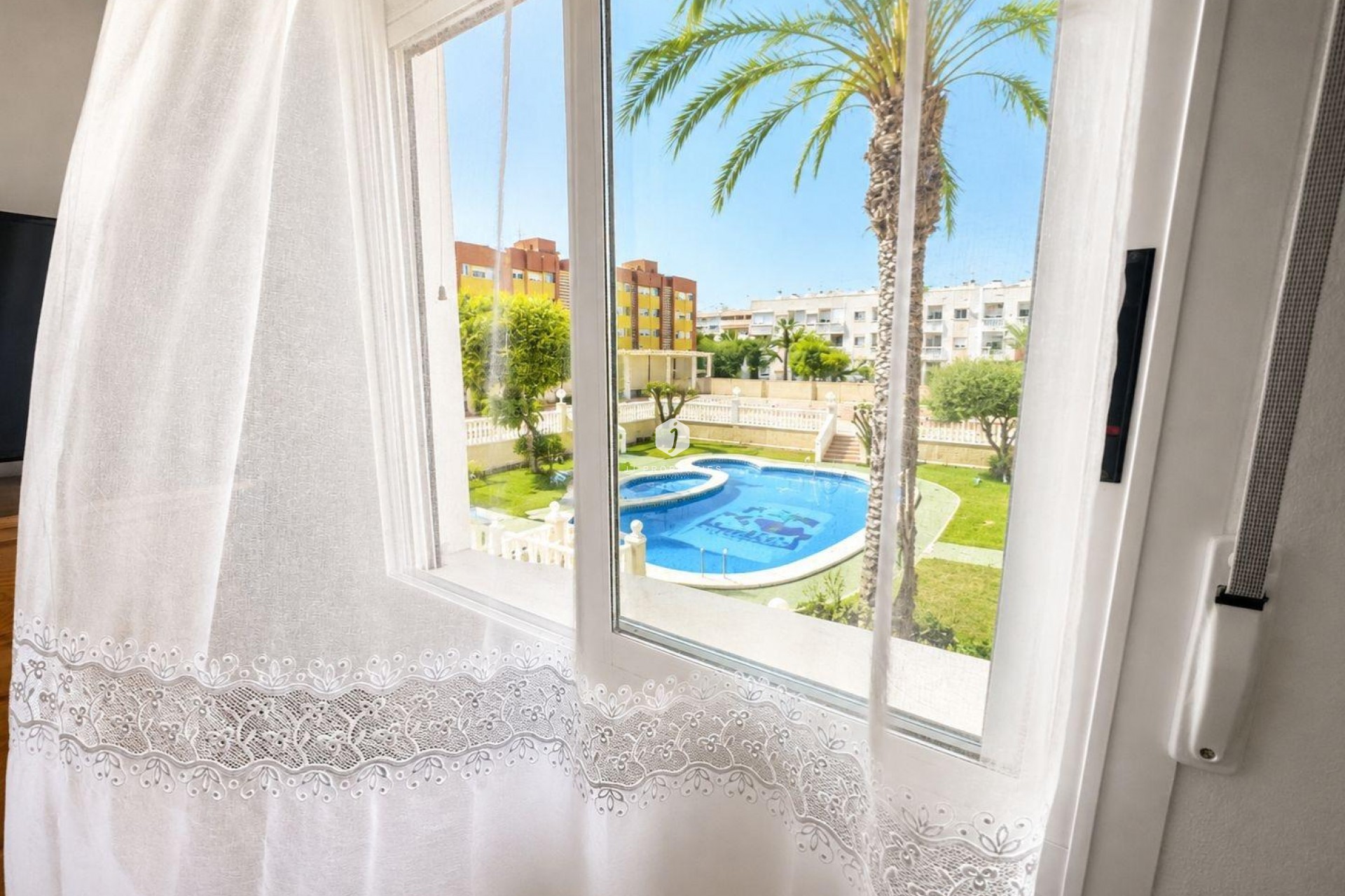 Resale - Apartment / flat -
Torrevieja - Playa del Cura