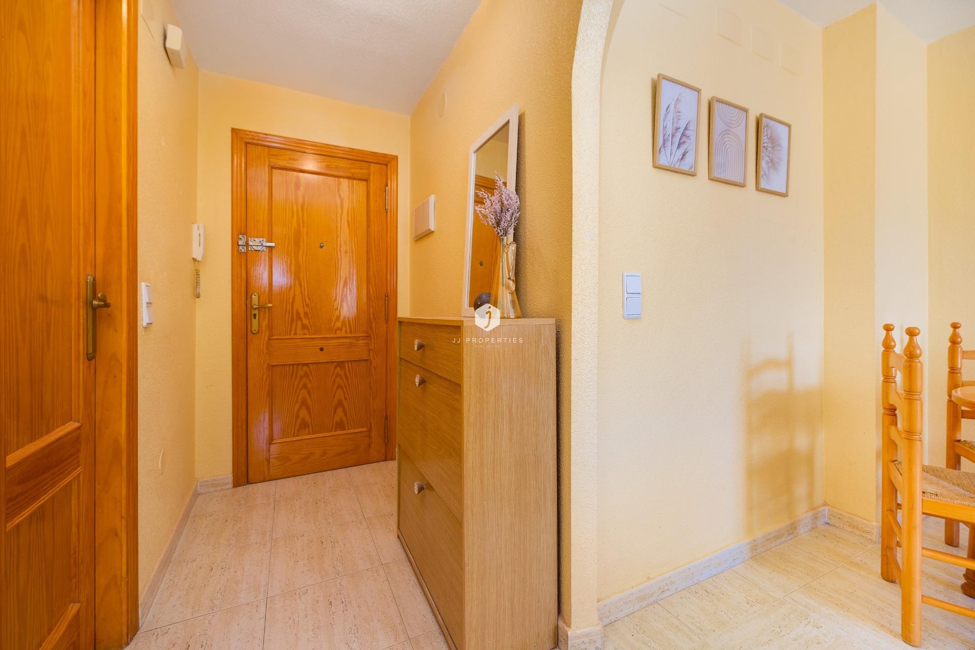 Resale - Apartment / flat -
Torrevieja - Playa del Cura