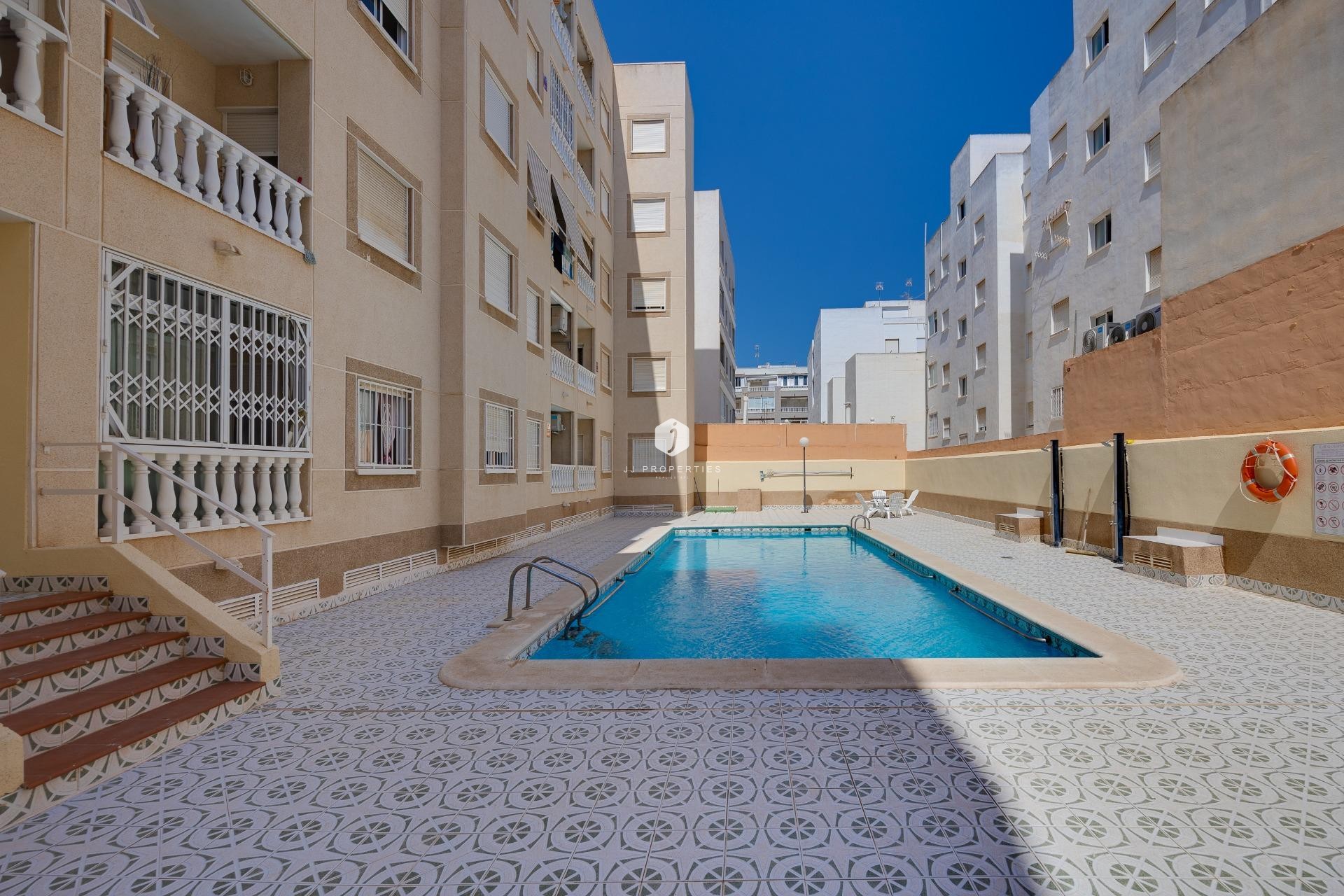Resale - Apartment / flat -
Torrevieja - Playa del Cura