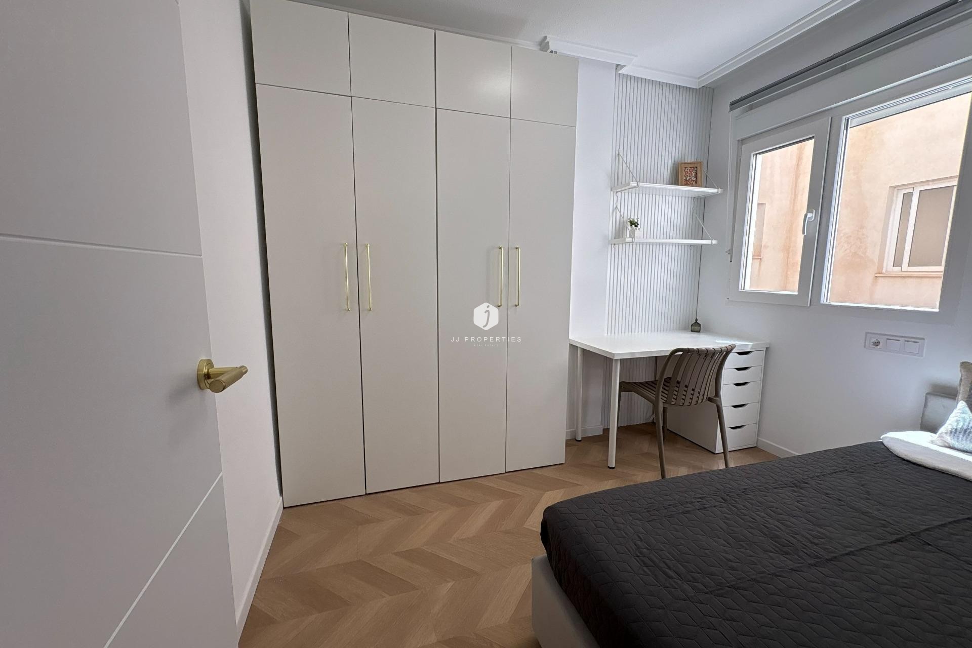 Resale - Apartment / flat -
Torrevieja - Playa del Cura