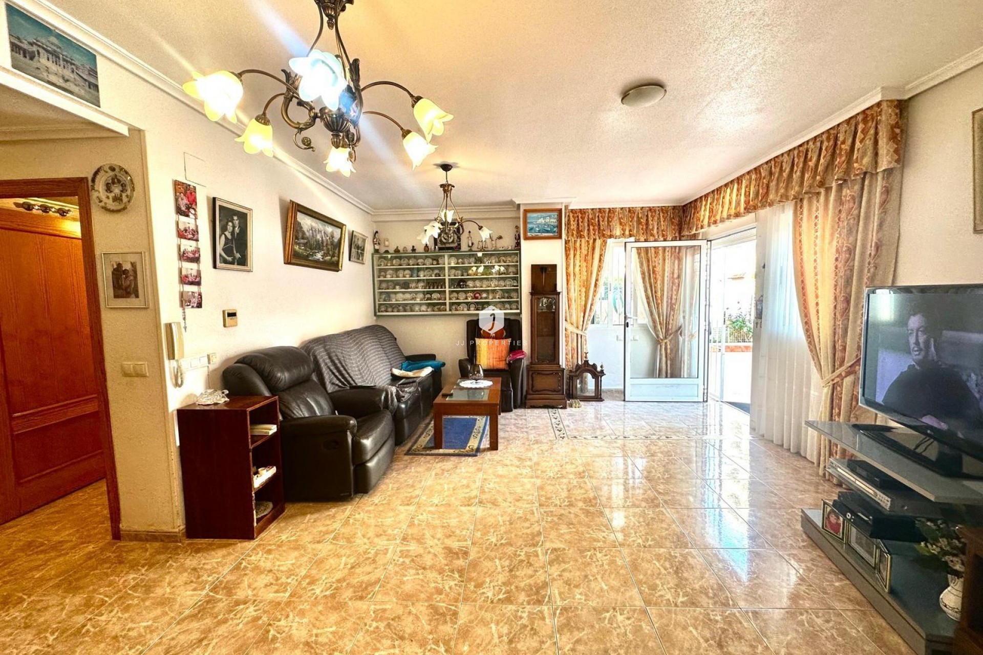 Resale - Apartment / flat -
Torrevieja - Playa del Cura