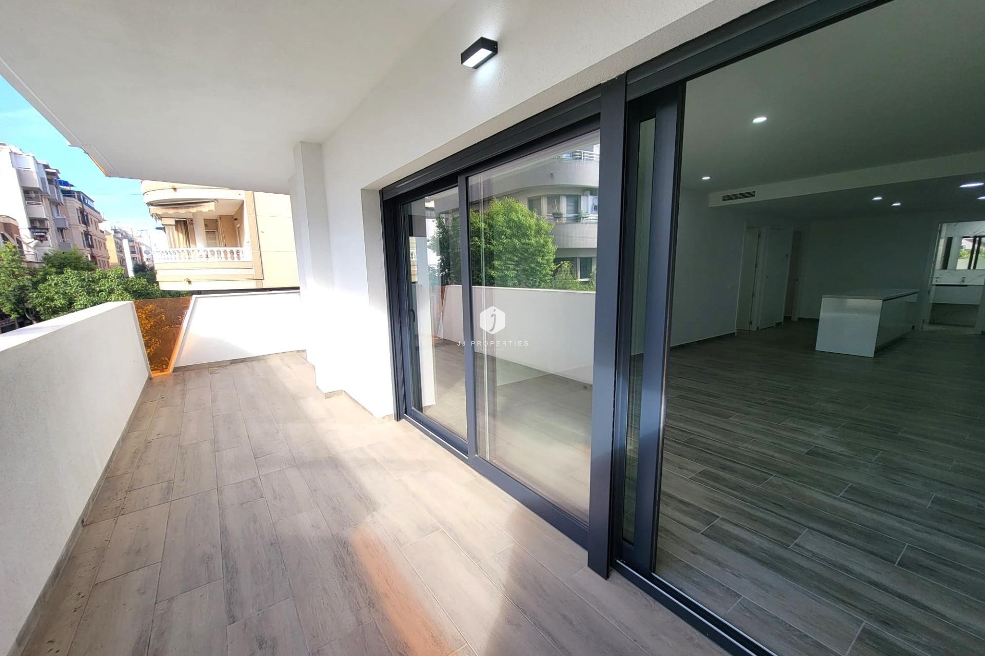 Resale - Apartment / flat -
Torrevieja - Playa del Cura