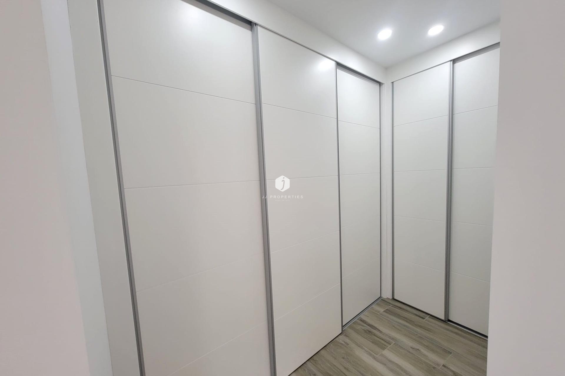 Resale - Apartment / flat -
Torrevieja - Playa del Cura