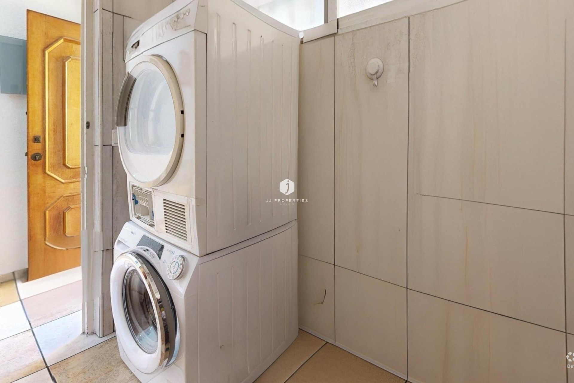 Resale - Apartment / flat -
Torrevieja - Puerto Deportivo Marina Salinas