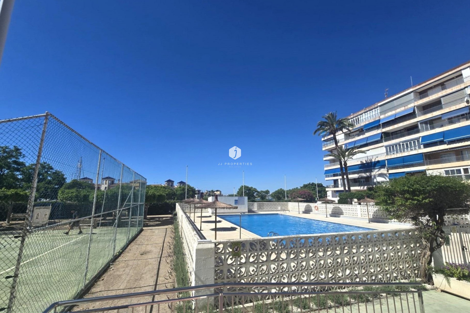 Resale - Apartment / flat -
Torrevieja - Puerto Deportivo Marina Salinas