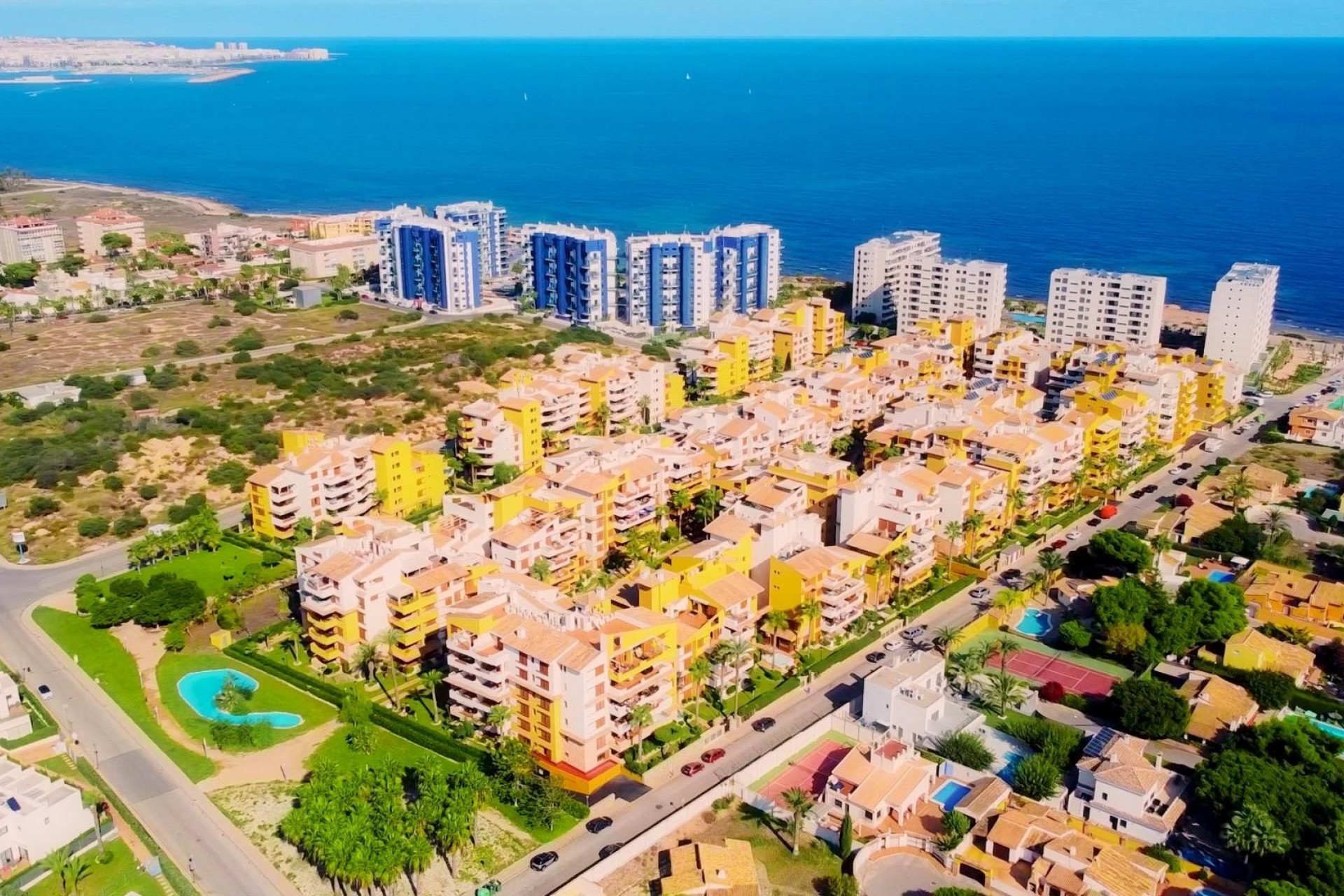 Resale - Apartment / flat -
Torrevieja - Punta prima