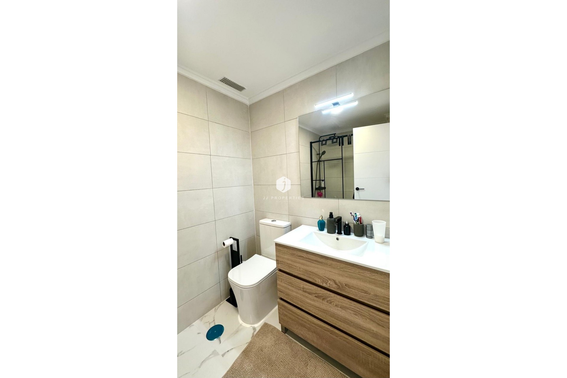 Resale - Apartment / flat -
Torrevieja - Punta prima