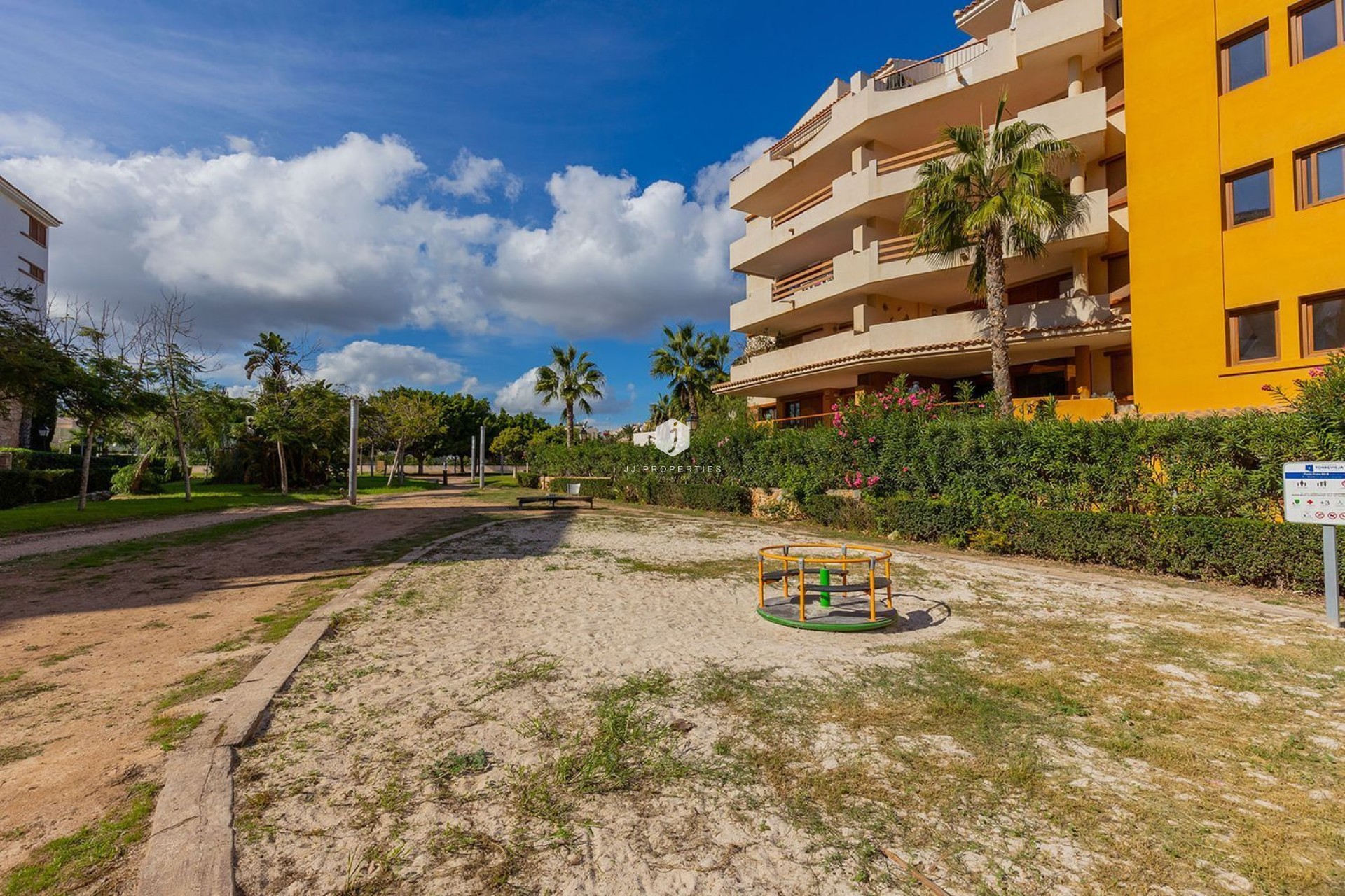 Resale - Apartment / flat -
Torrevieja - Punta prima
