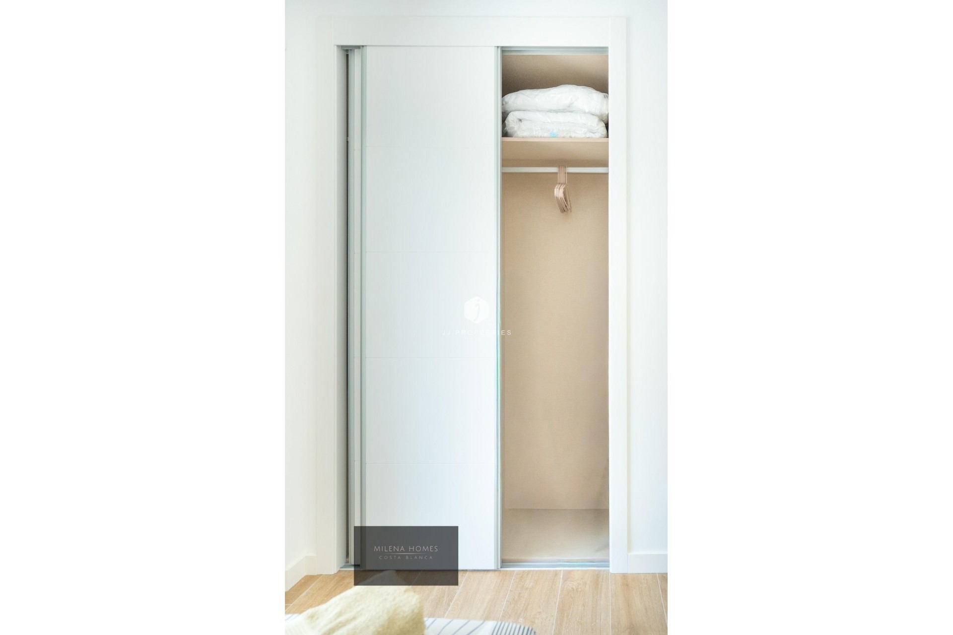 Resale - Apartment / flat -
Torrevieja - Punta prima