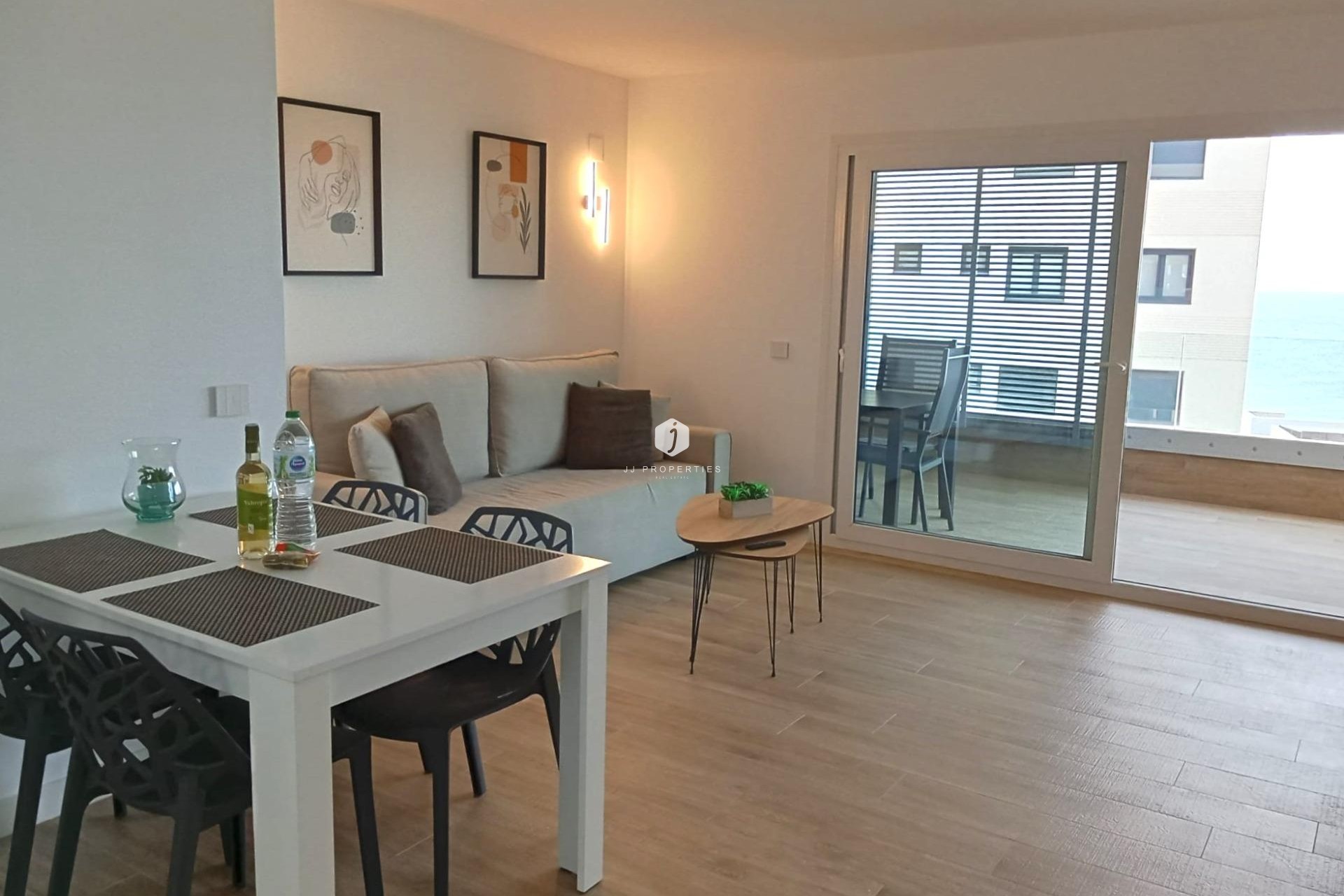 Resale - Apartment / flat -
Torrevieja - Punta prima