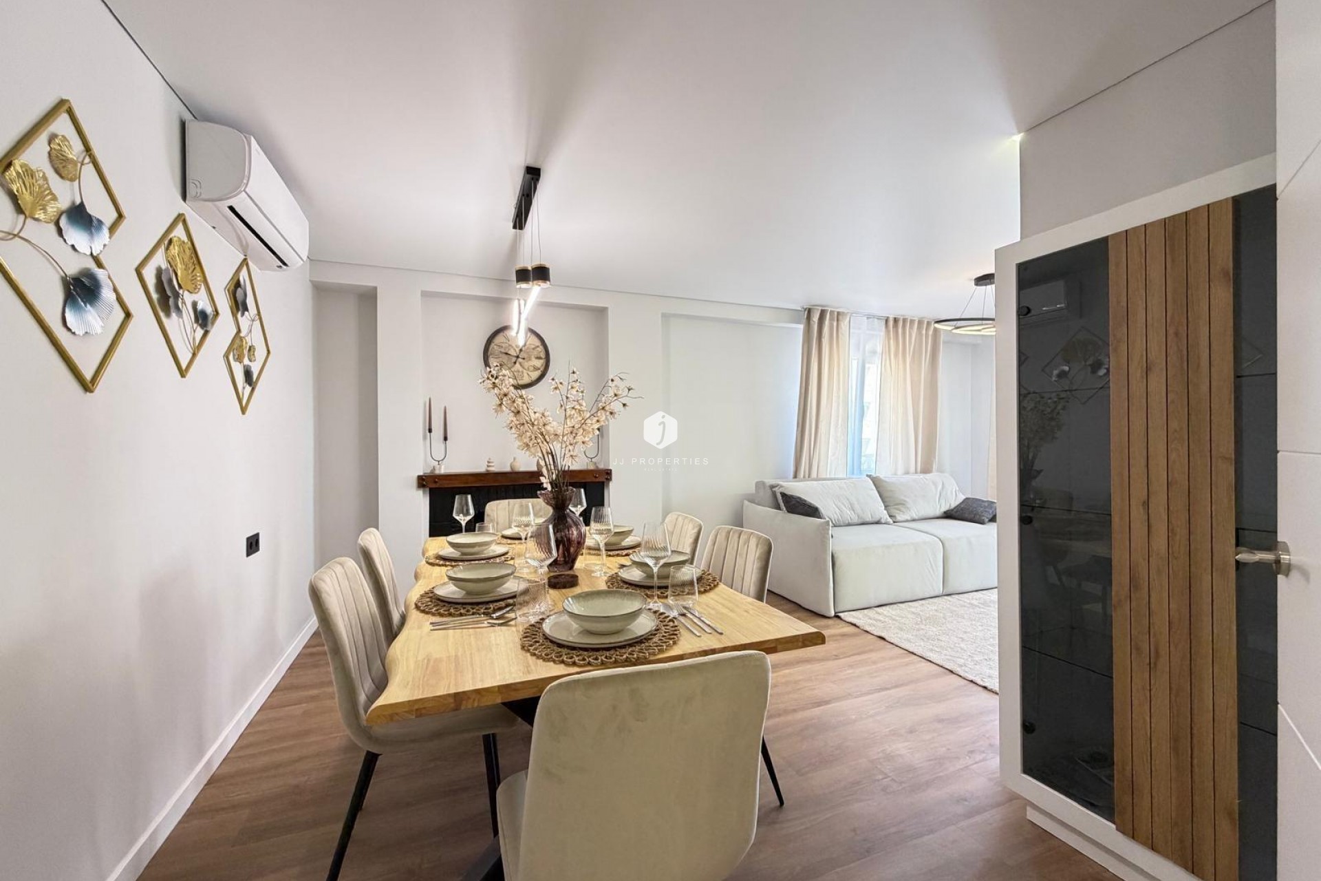 Resale - Apartment / flat -
Torrevieja - Punta prima