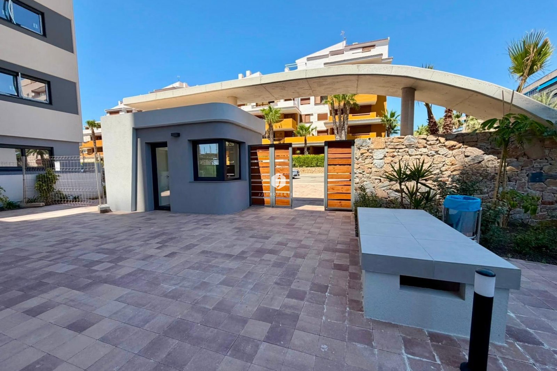 Resale - Apartment / flat -
Torrevieja - Punta prima