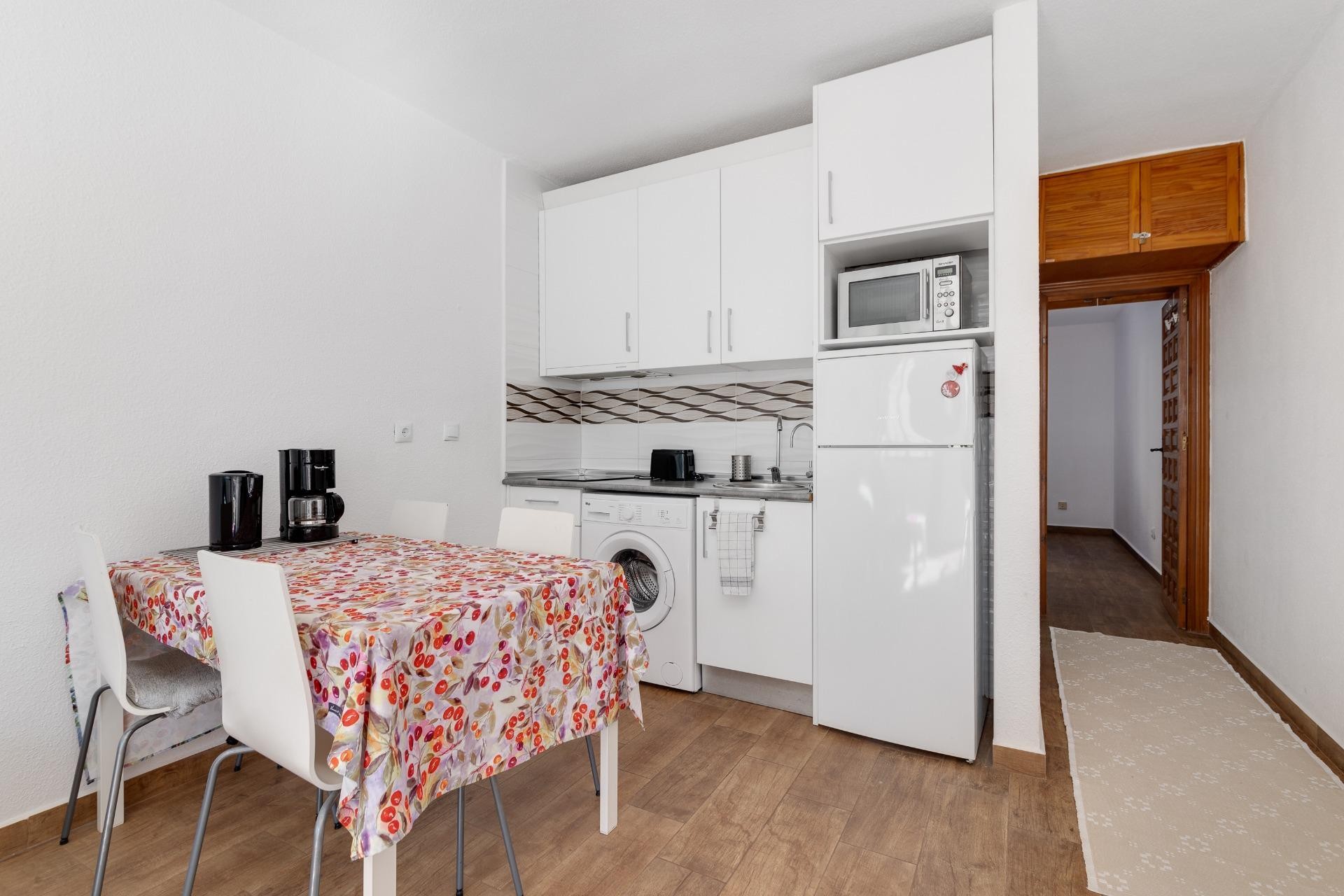 Resale - Apartment / flat -
Torrevieja - Torre la mata