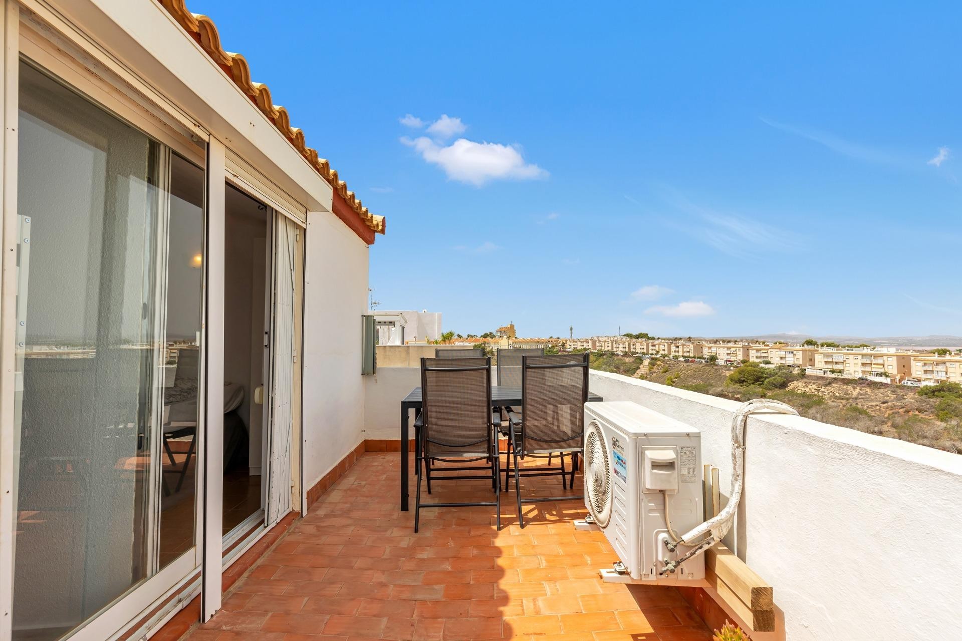 Resale - Apartment / flat -
Torrevieja - Torre la mata