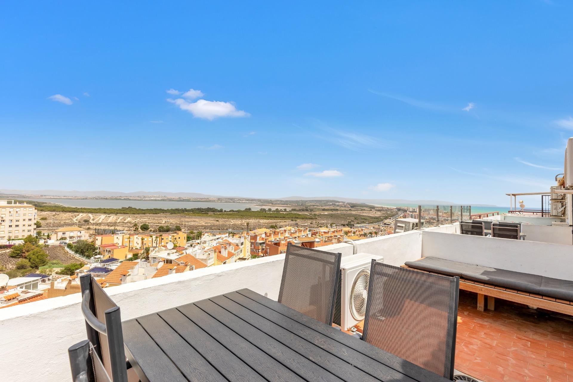 Resale - Apartment / flat -
Torrevieja - Torre la mata