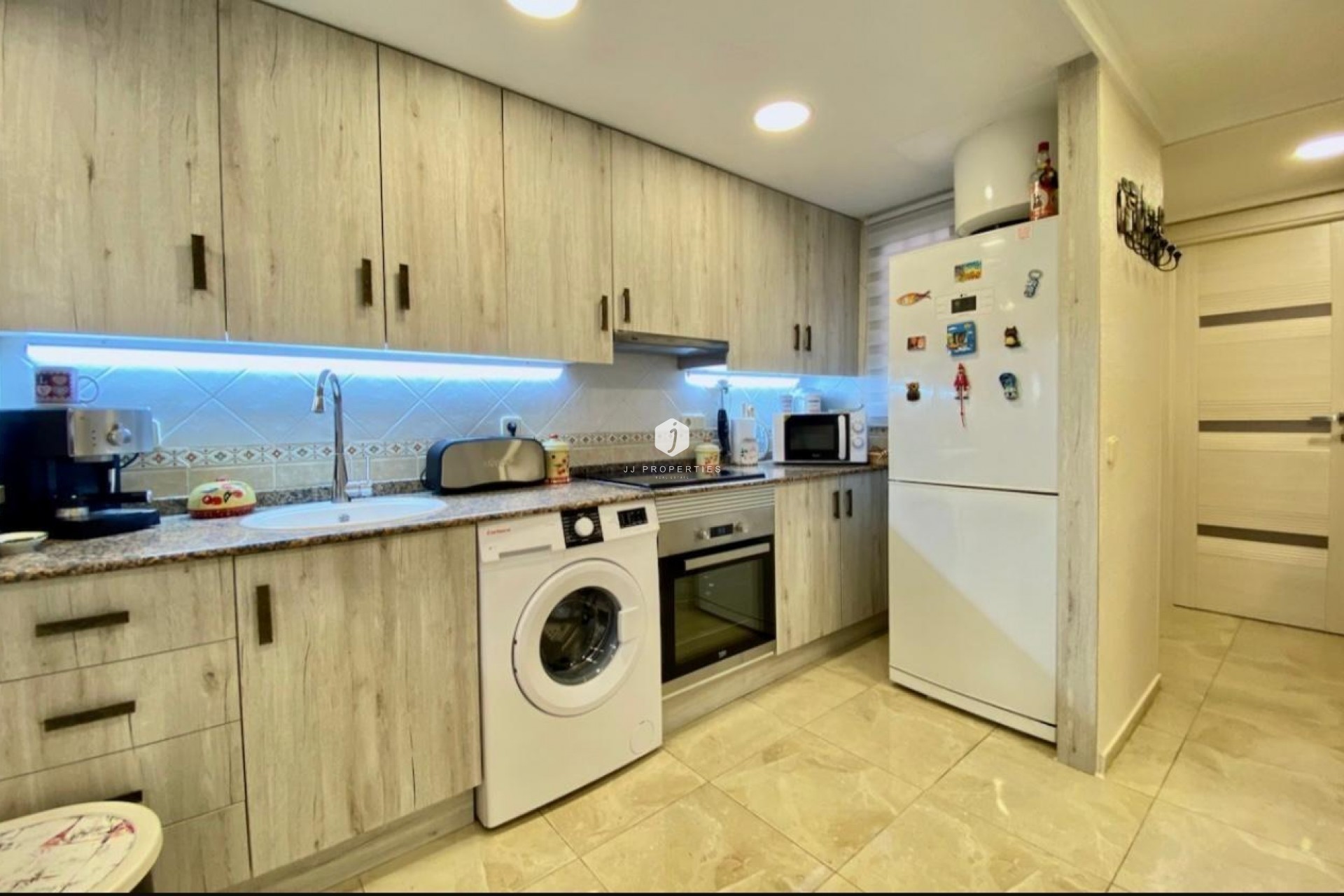 Resale - Apartment / flat -
Torrevieja - Torre la mata