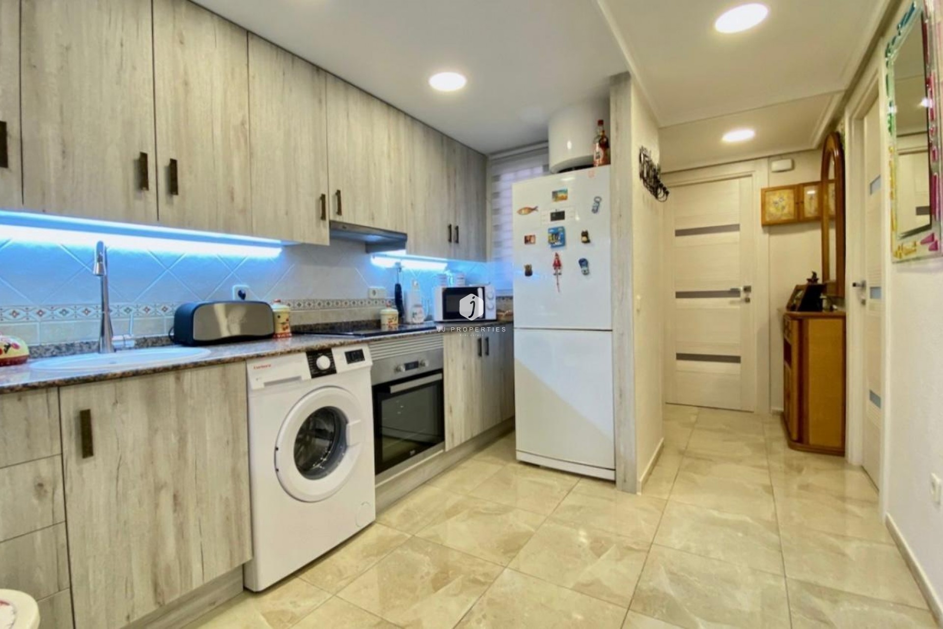Resale - Apartment / flat -
Torrevieja - Torre la mata
