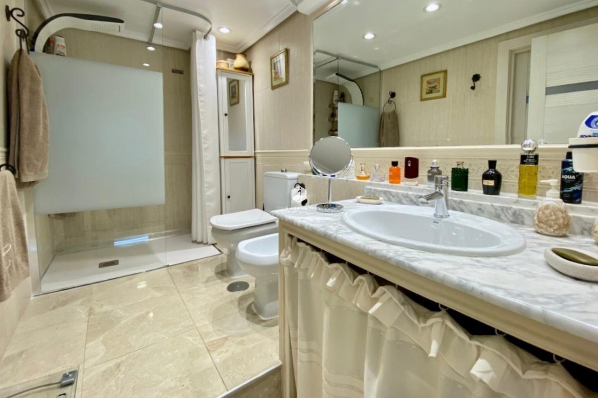 Resale - Apartment / flat -
Torrevieja - Torre la mata