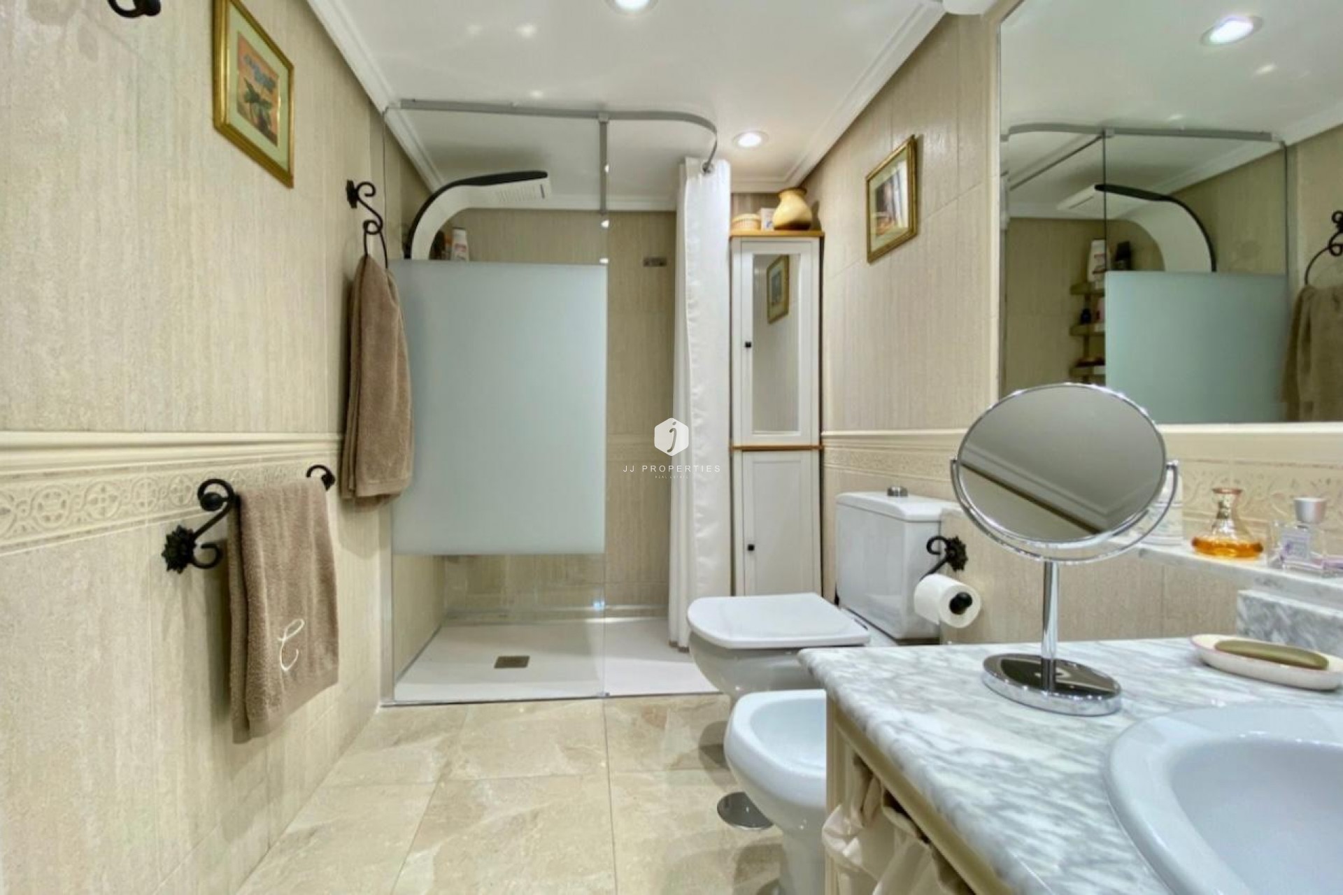Resale - Apartment / flat -
Torrevieja - Torre la mata