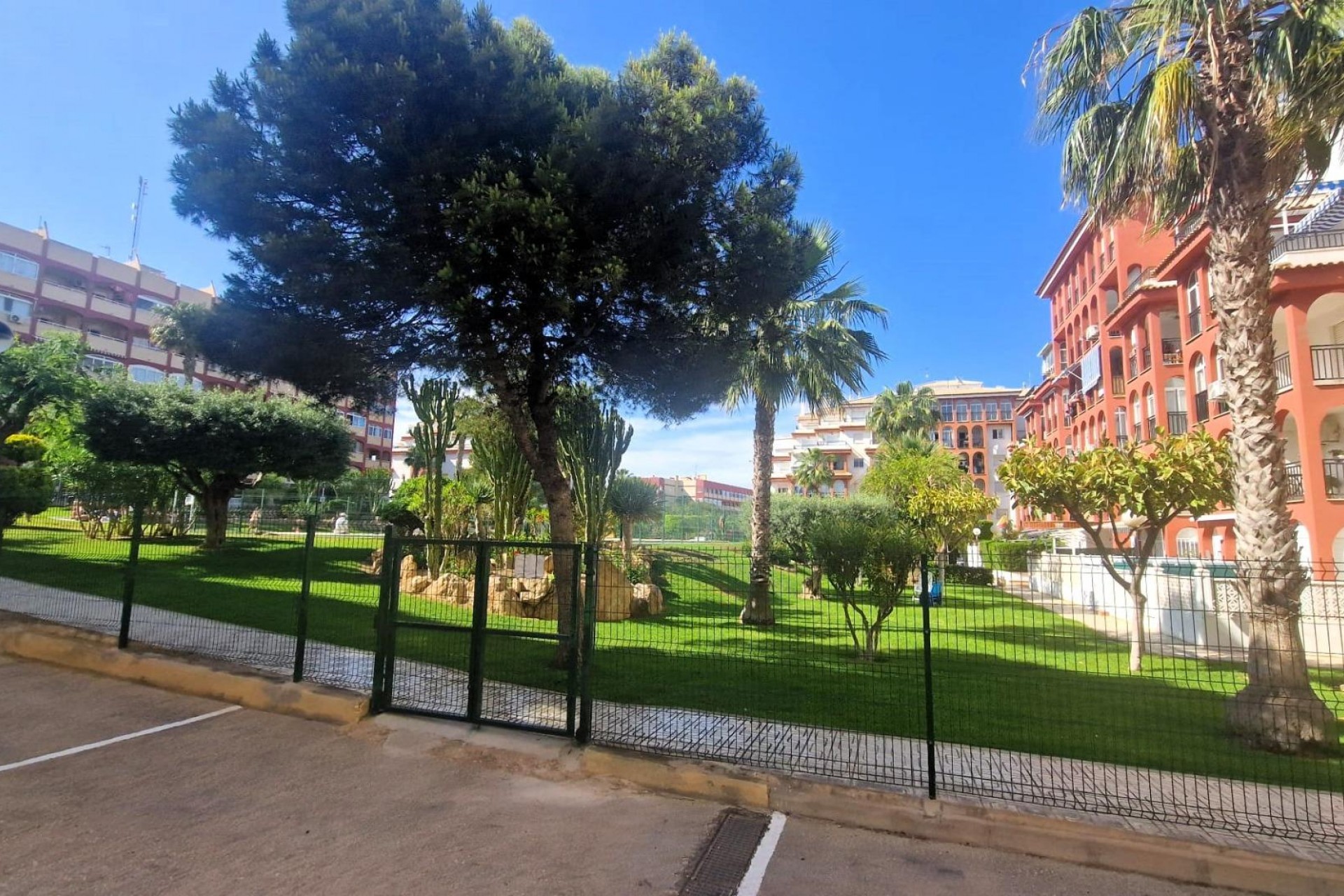 Resale - Apartment / flat -
Torrevieja - Torreblanca