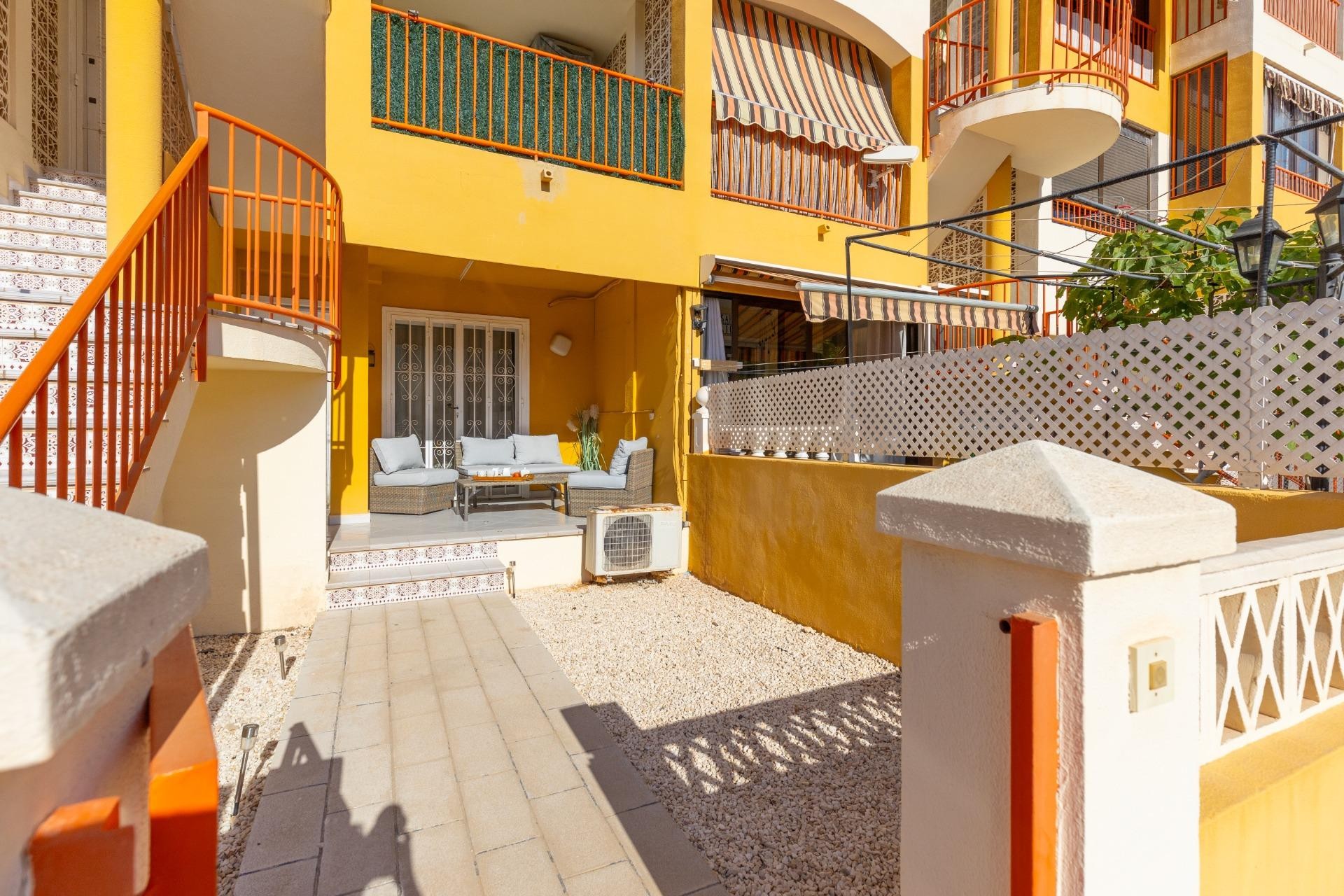 Resale - Apartment / flat -
Torrevieja - Torreblanca