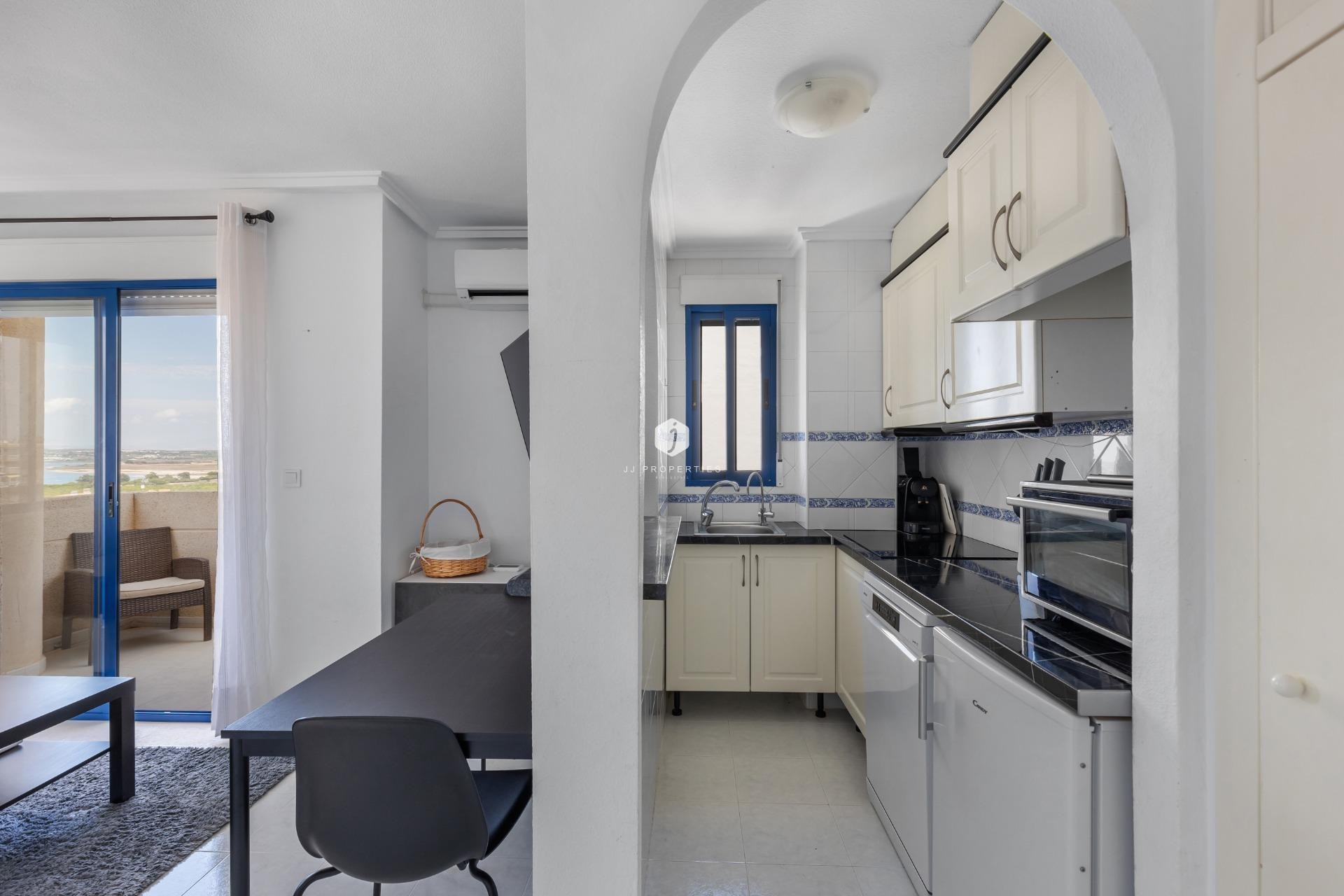 Resale - Apartment / flat -
Torrevieja - Torreblanca