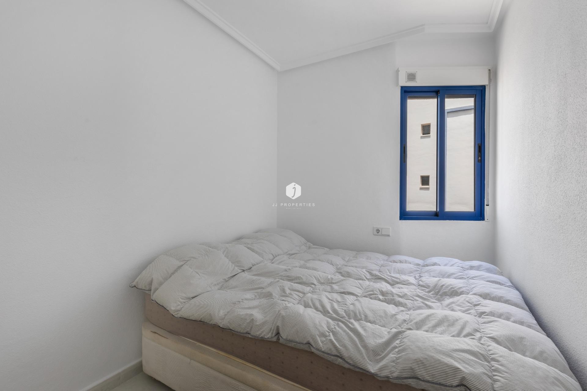 Resale - Apartment / flat -
Torrevieja - Torreblanca