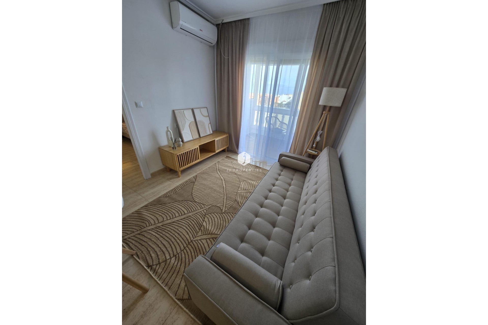 Resale - Apartment / flat -
Torrevieja - Torreblanca